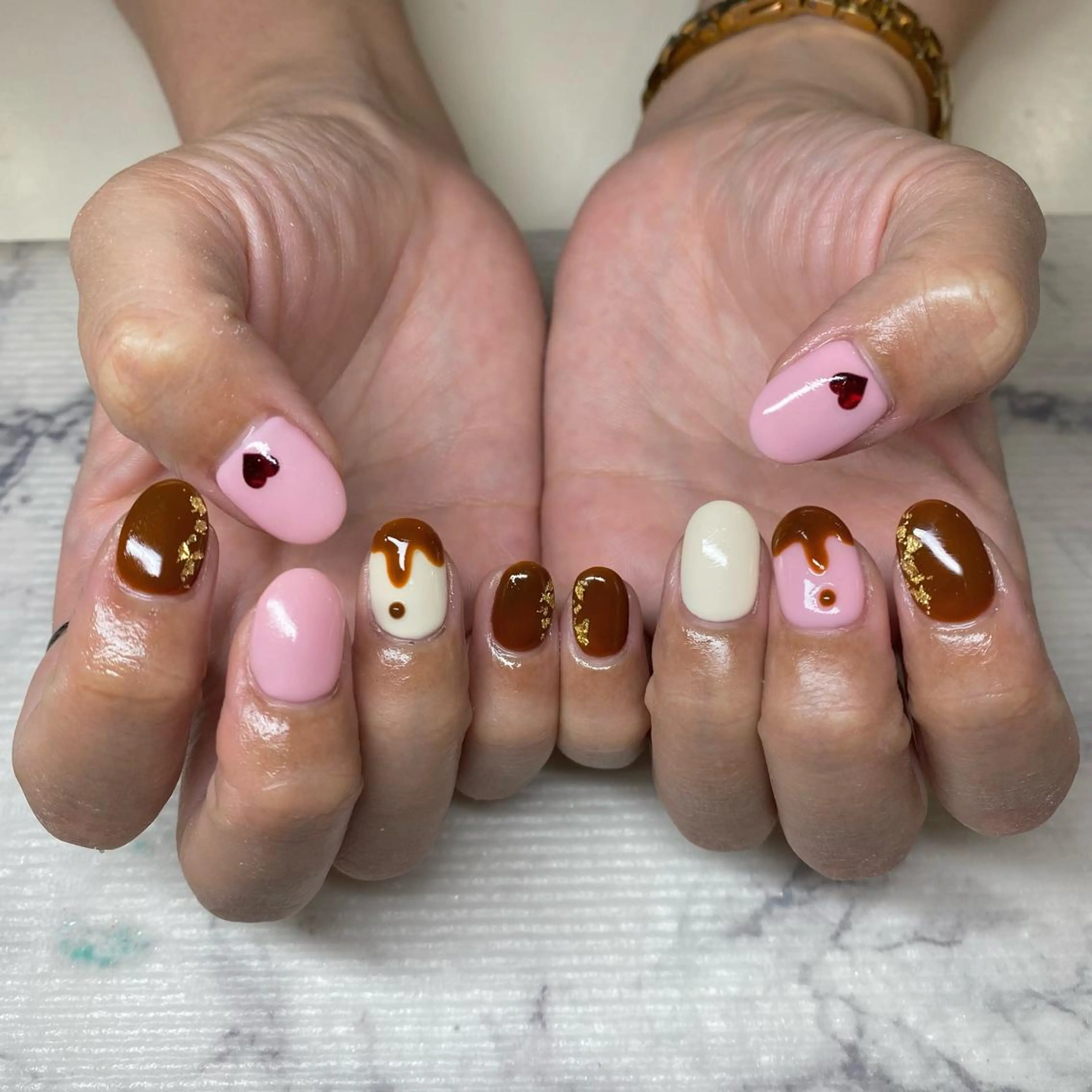 ネイル アートネイル バレンタイン いちじゅう あおいのネイルデザイン