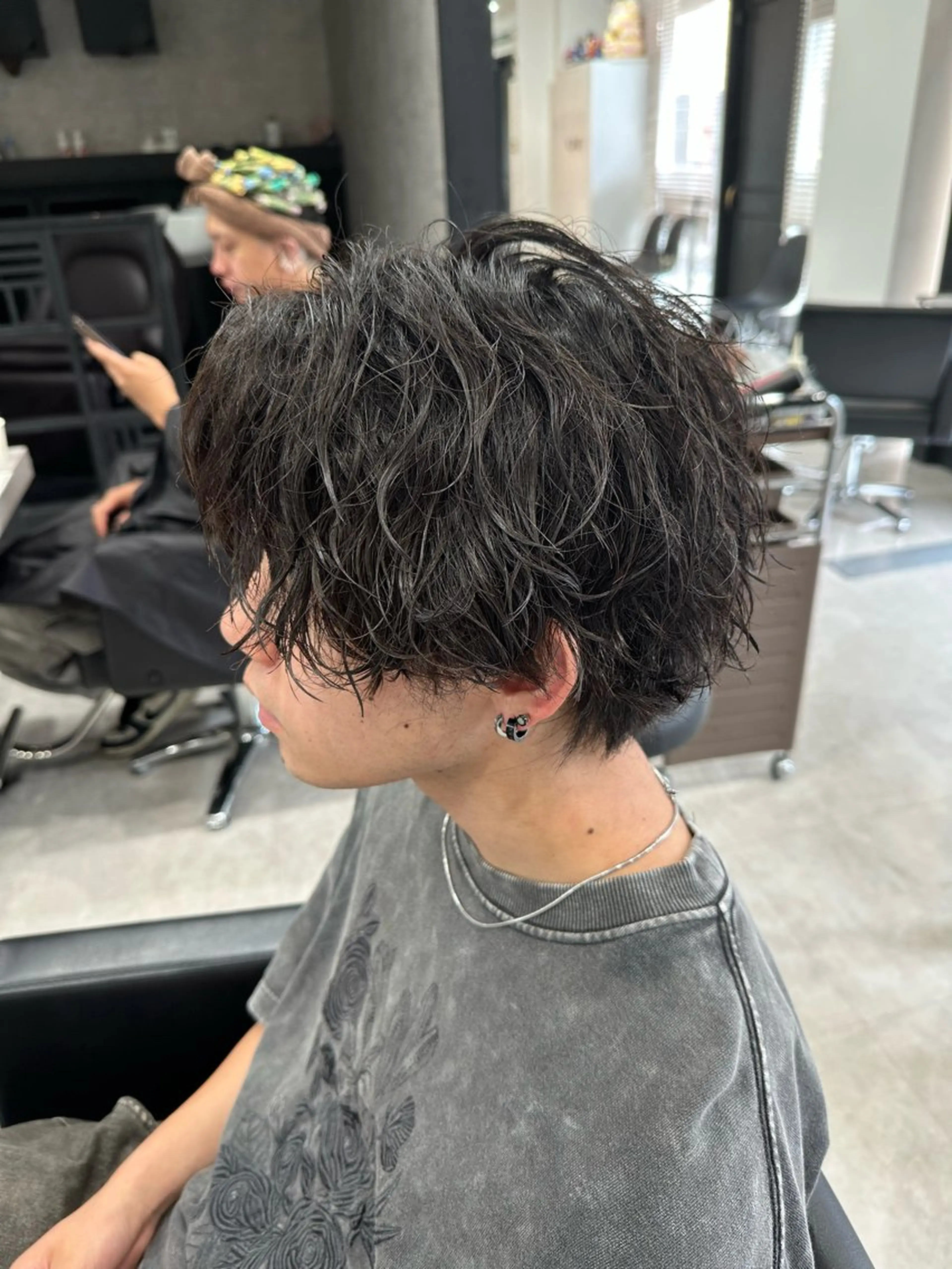 ショート パーマ メンズ 波巻きパーマ カット パーマ ユウ🪄 パーマ指名No1のヘアスタイル