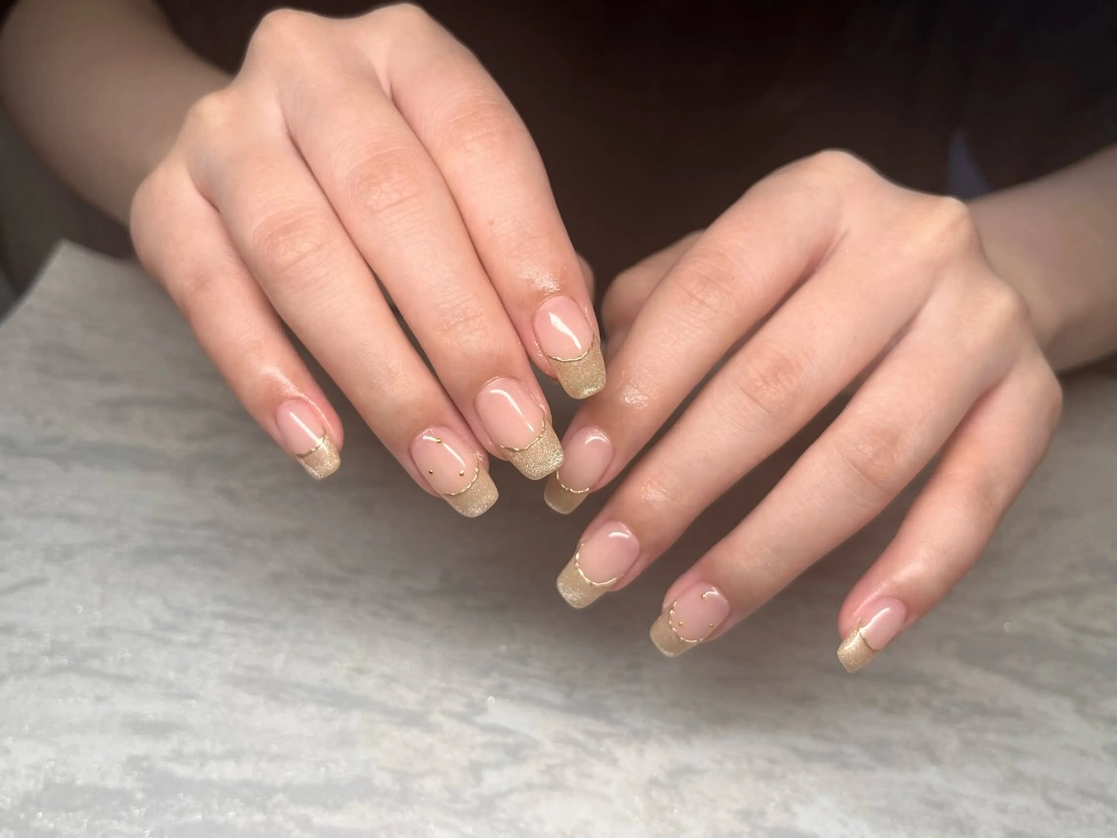 ネイル フレンチネイル ゴールド マグネットネイル マグネットフレンチ 中井 百萌のネイルデザイン