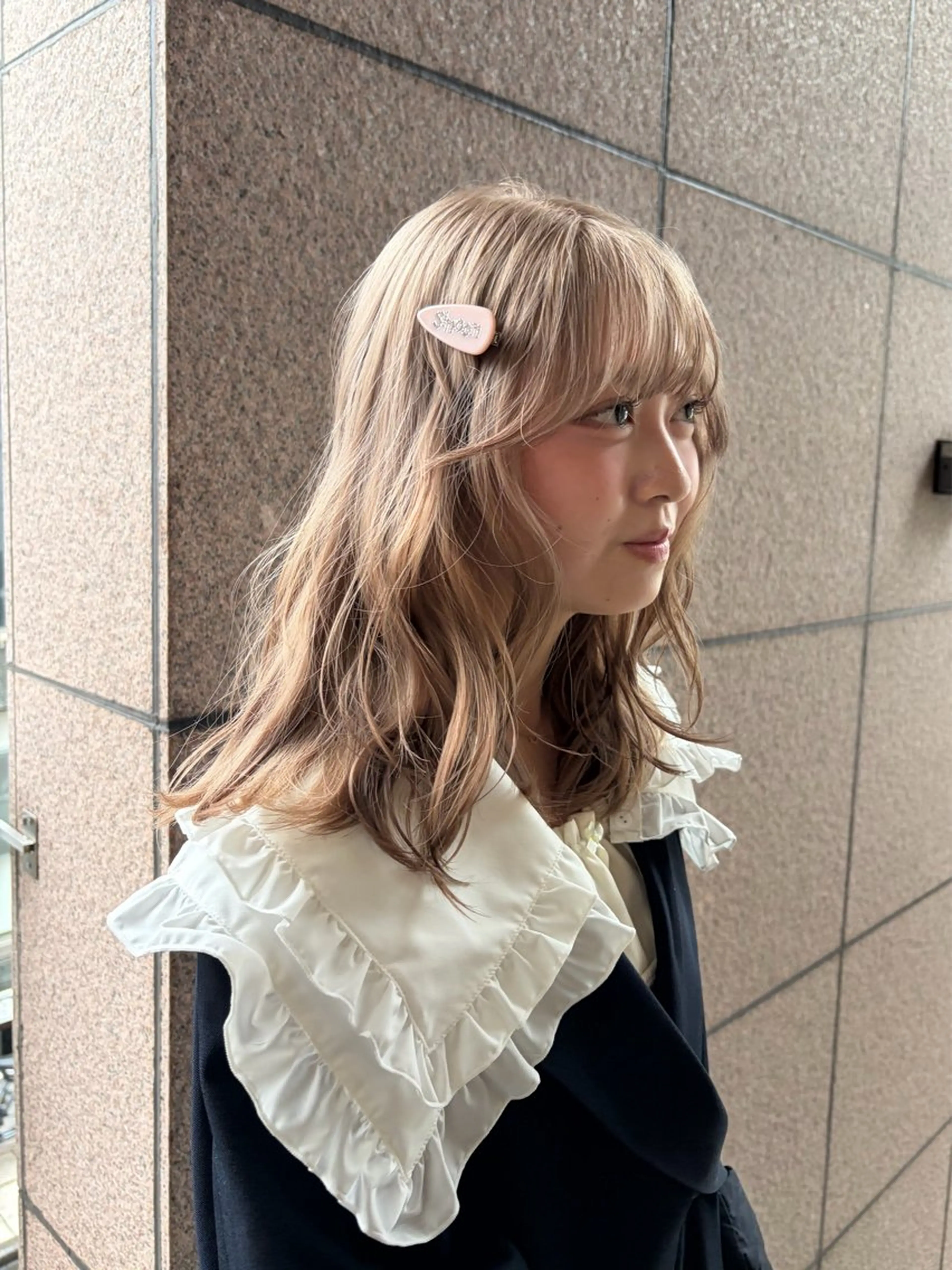 ミディアム カラー ミルクティー× グレージュMOMOのヘアスタイル