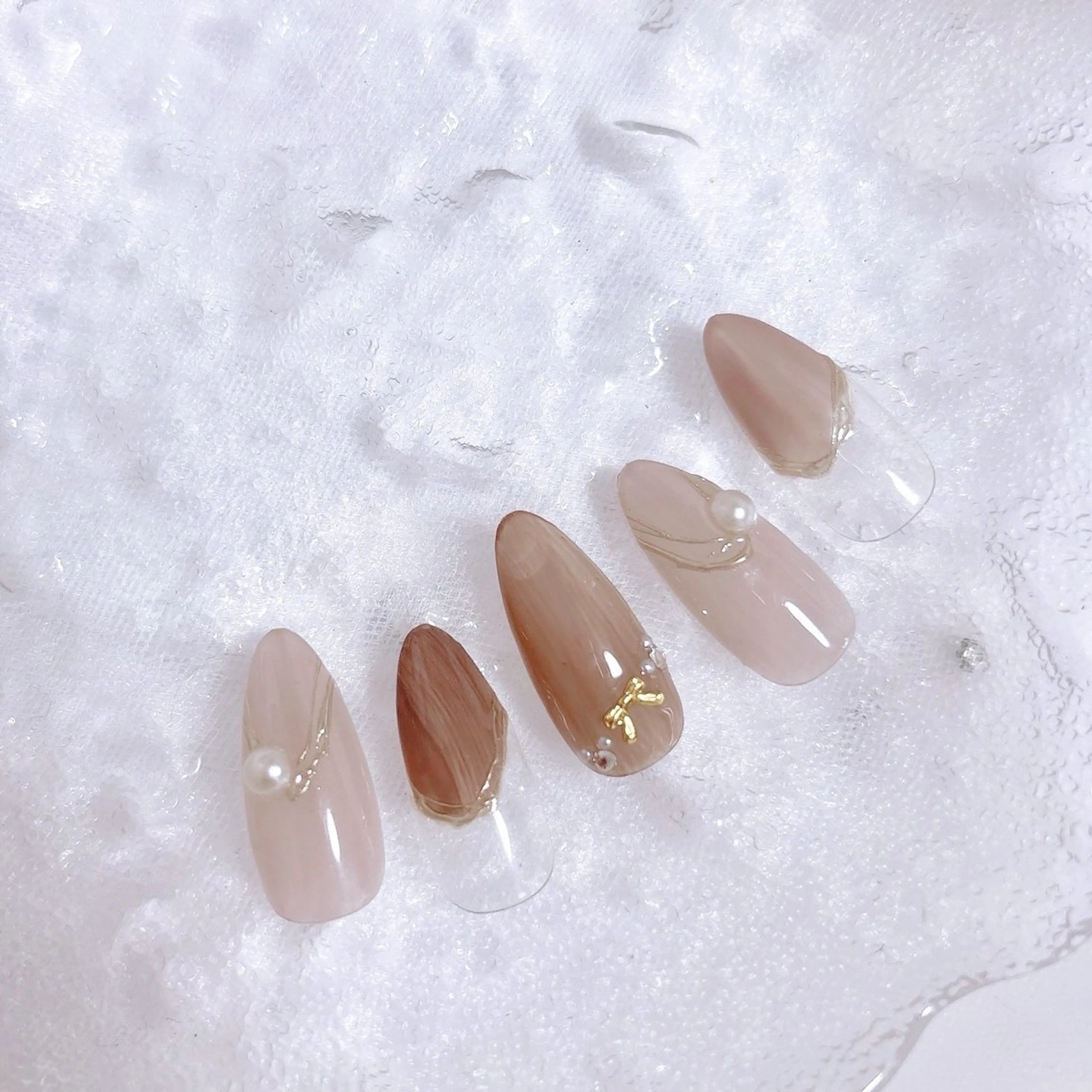 ネイル キラキラネイル nailsalon Honeyme所属・Honey me ❁⃘*.ﾟのネイルデザイン