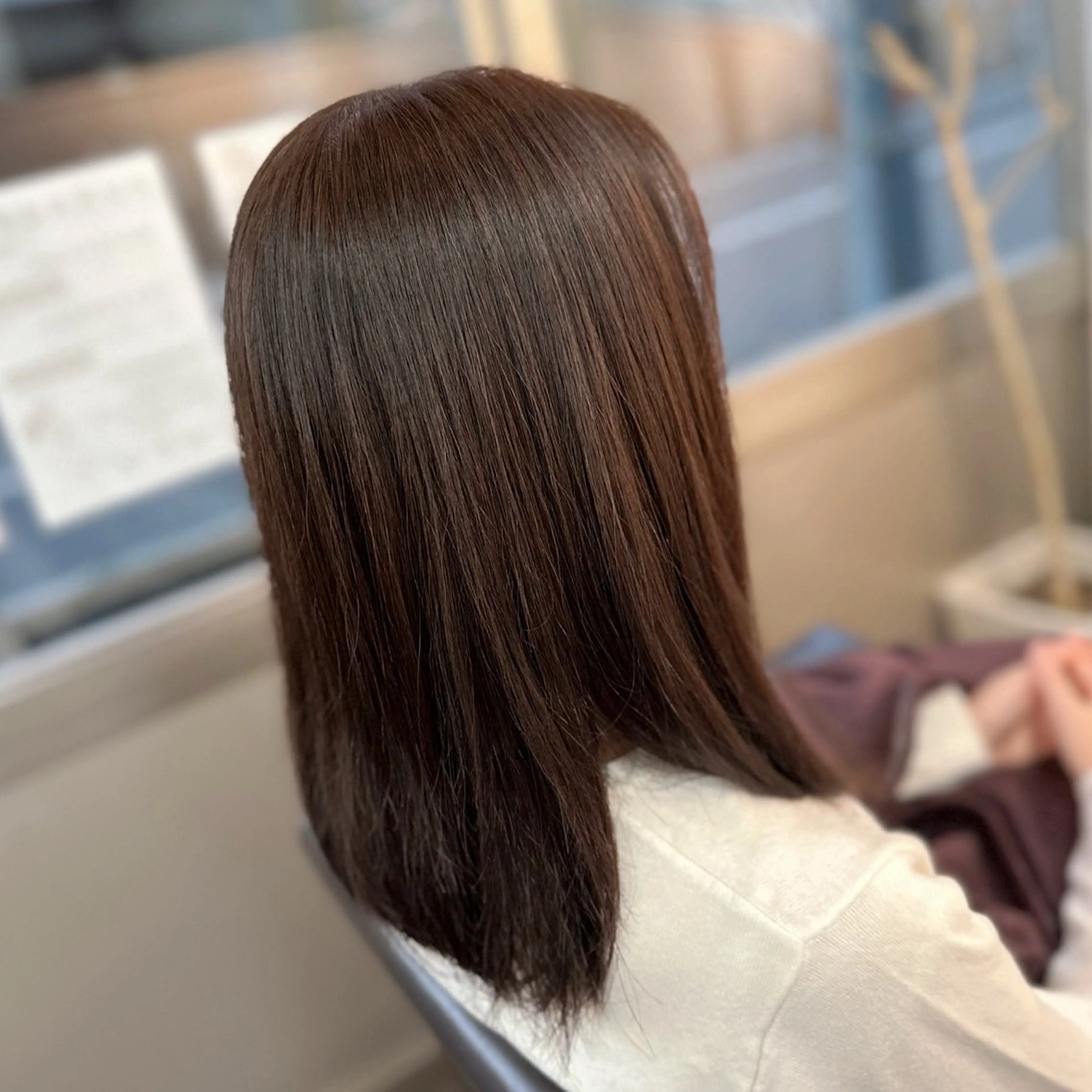 セミロング ヘアカラー 三原 友美のヘアスタイル