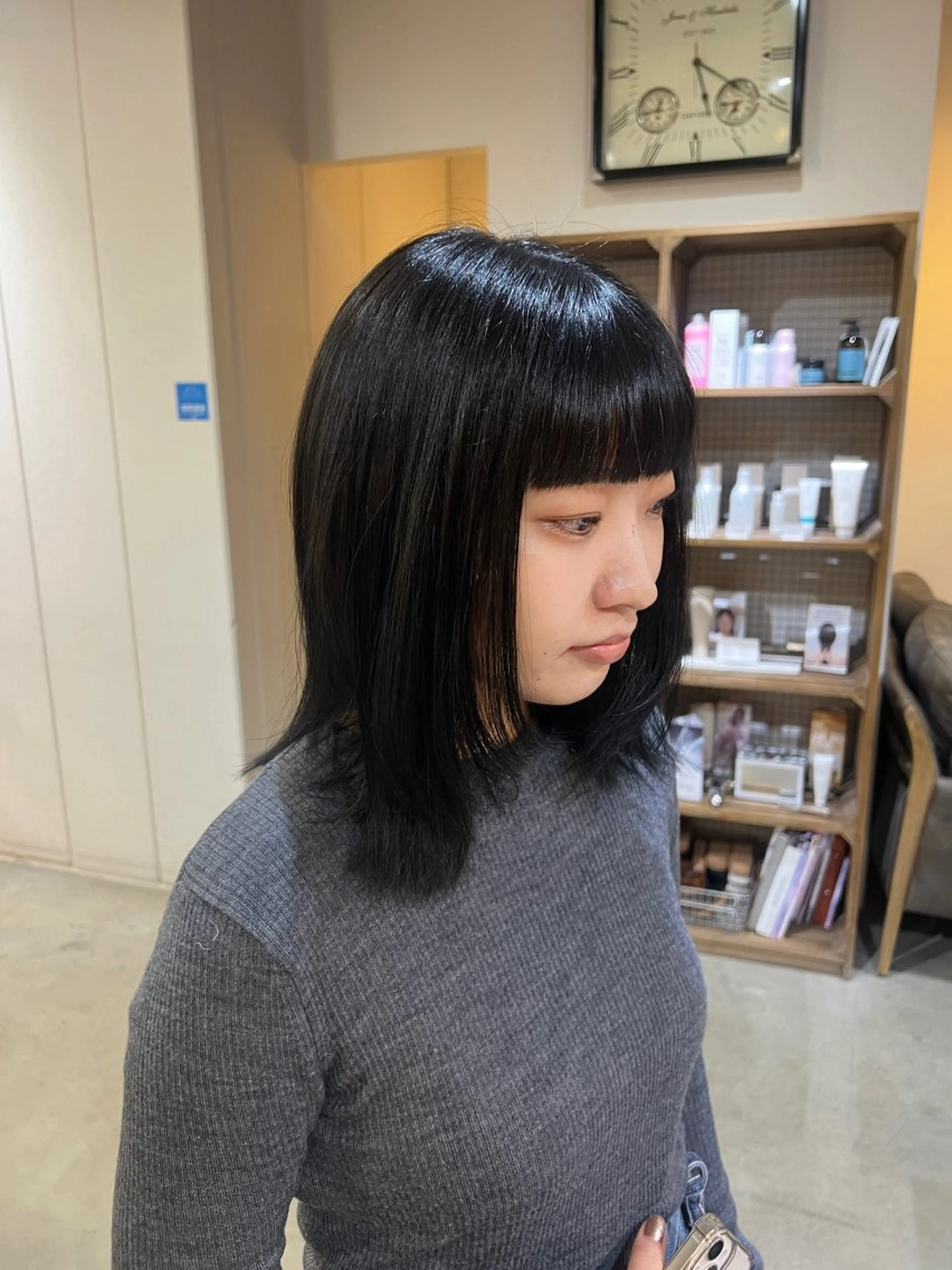 ミディアム 顔まわりレイヤー 顔周りカット レイヤーカット beleefric 🩵チセのヘアスタイル