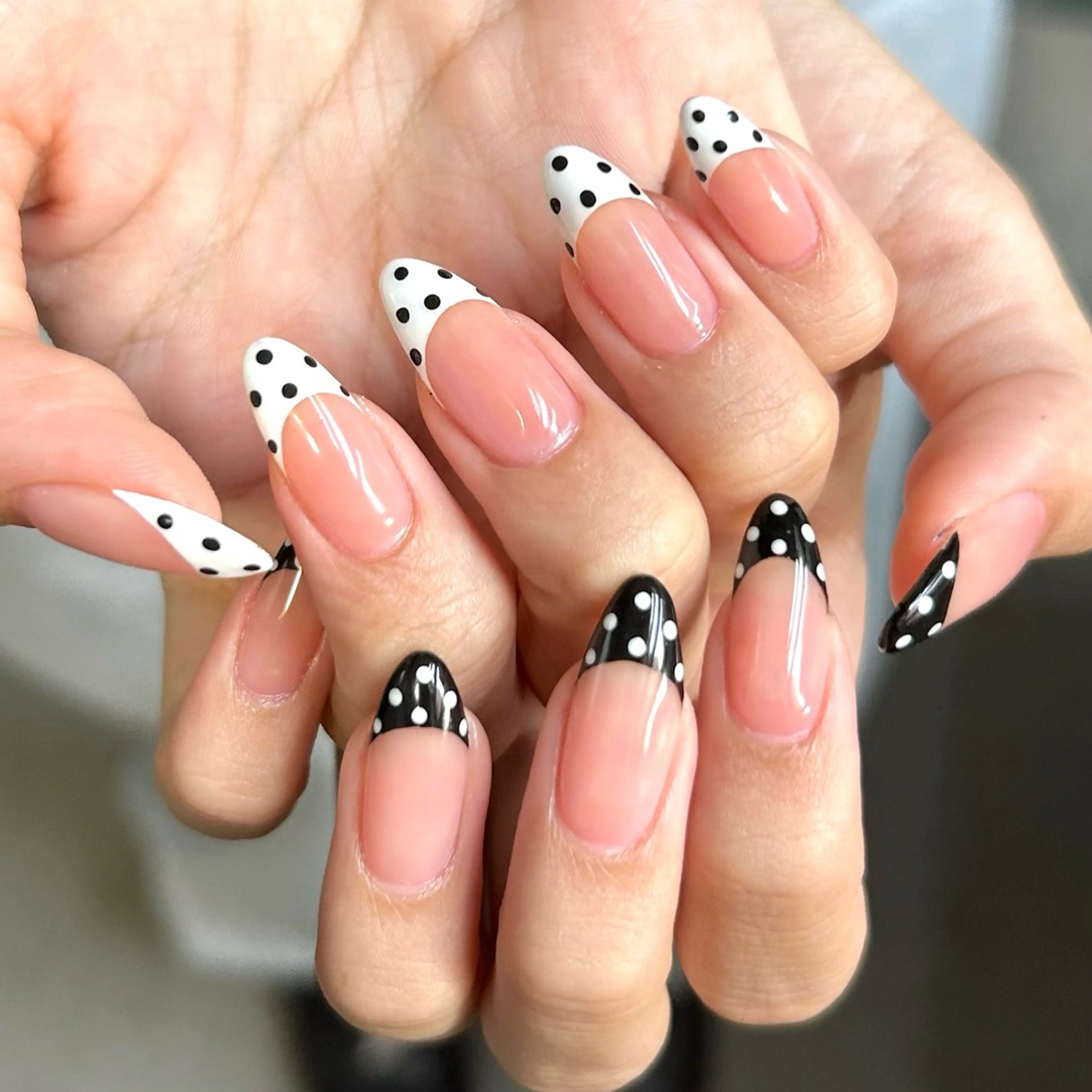 ネイル ドット フレンチネイル shine'an fuka🌿🫧のネイルデザイン