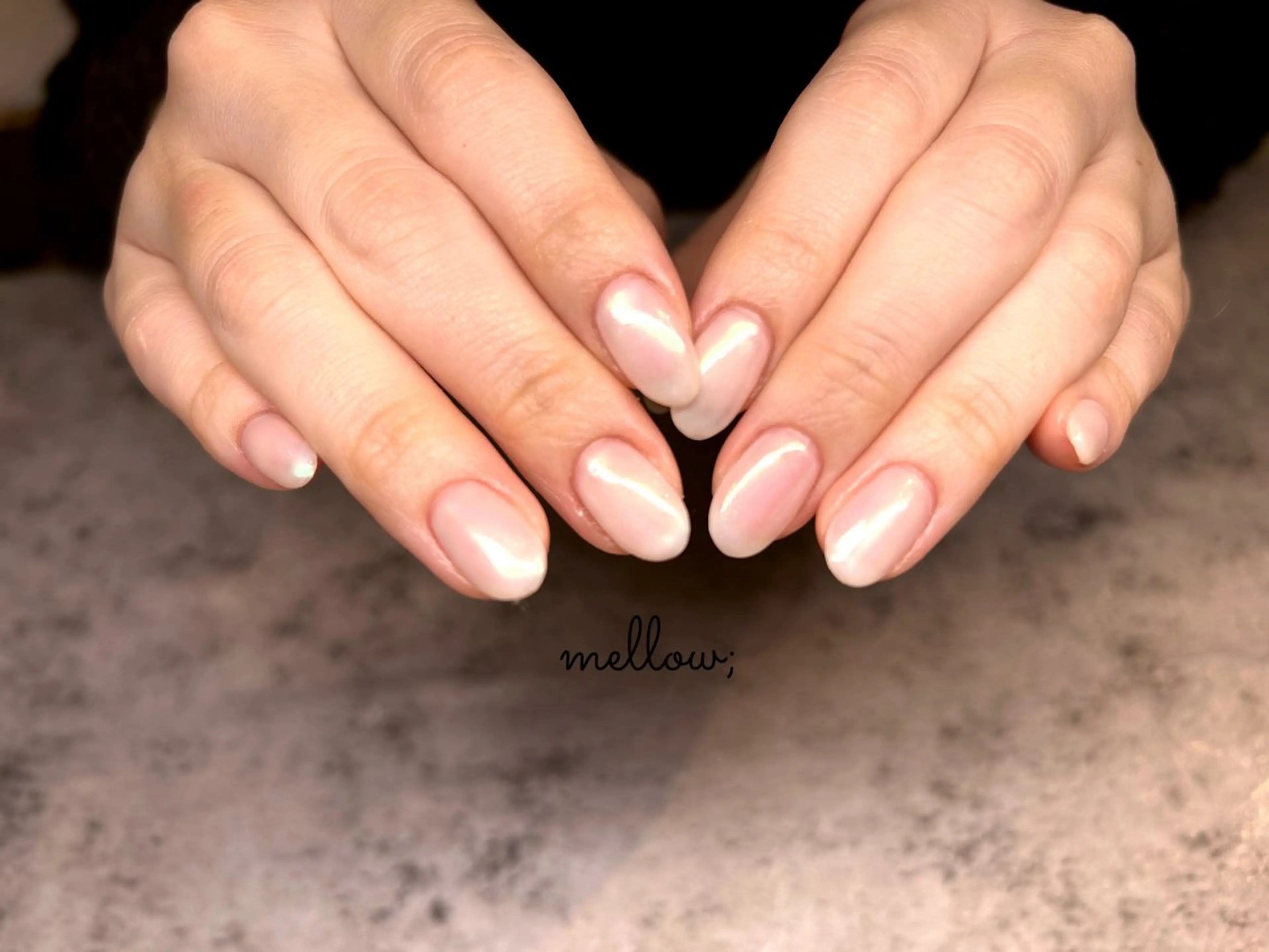 ネイル オーロラネイル グリーン ワンカラーネイル mellow:ｸﾙﾐ ﹡˖˟༝🎀˖˟ ༝のネイルデザイン