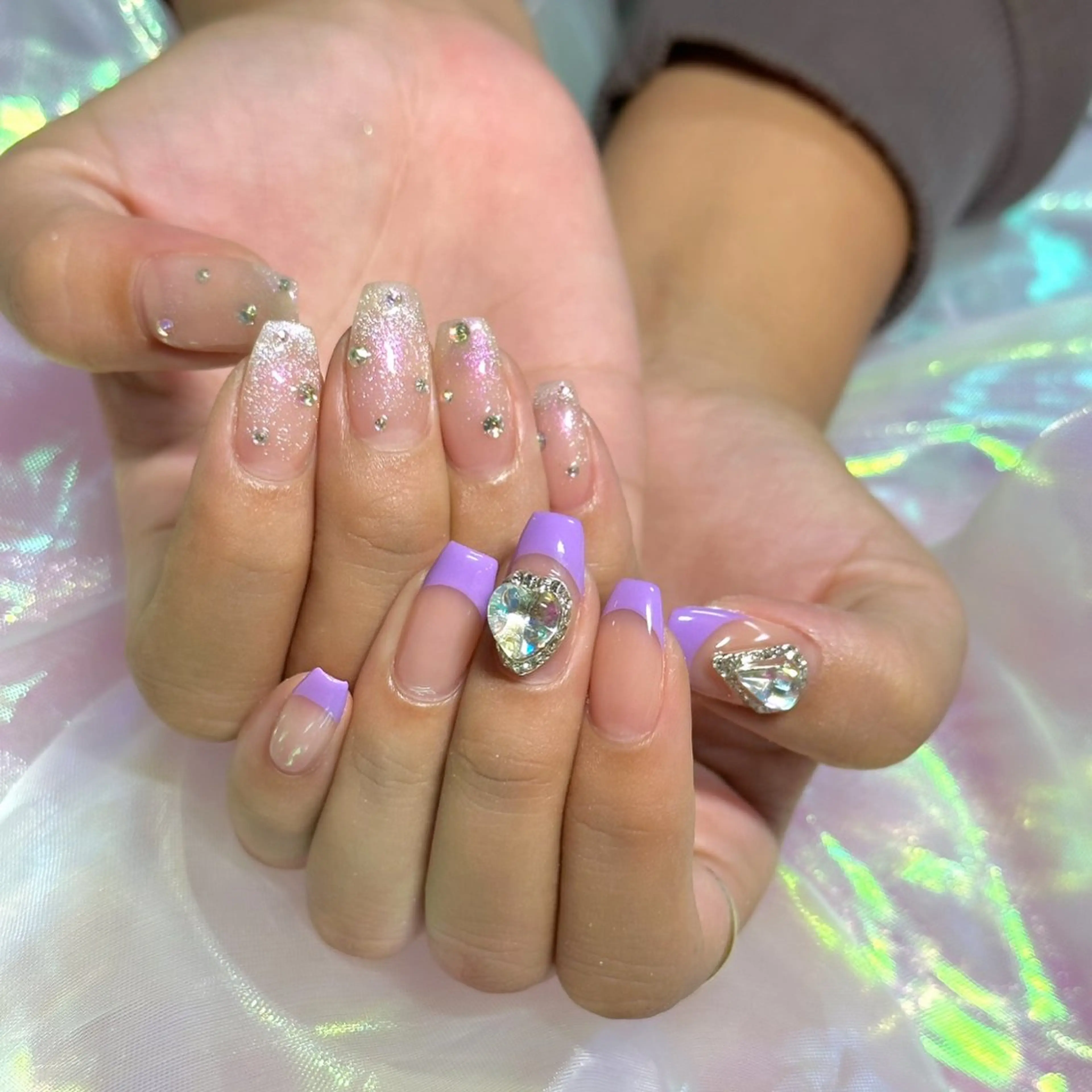 ネイル ハンドネイル 【OKIKA】 らん🦖🌈🧡のマツエク・マツパデザイン