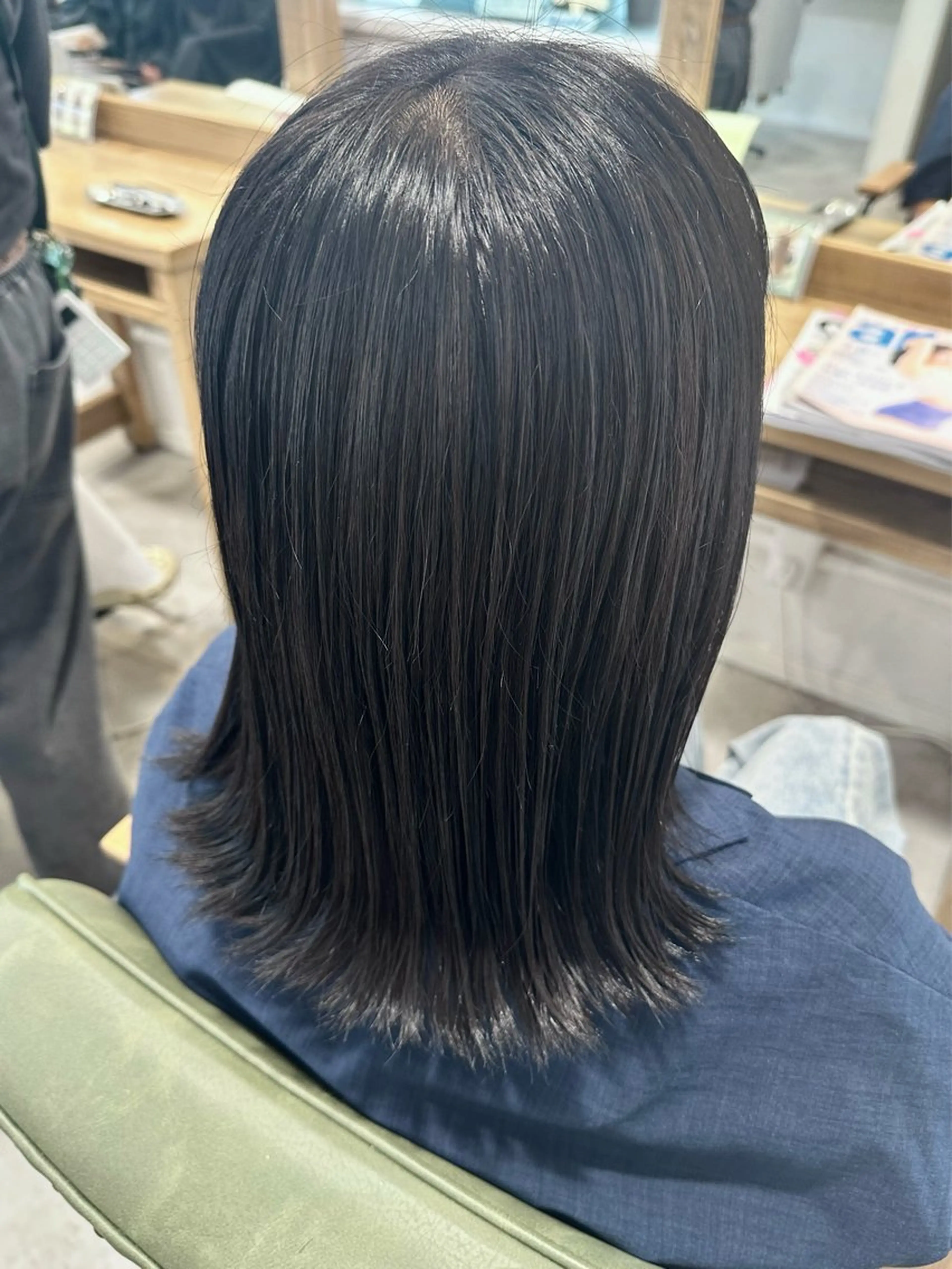 ミディアム desirbeaux 佐藤愛のヘアスタイル
