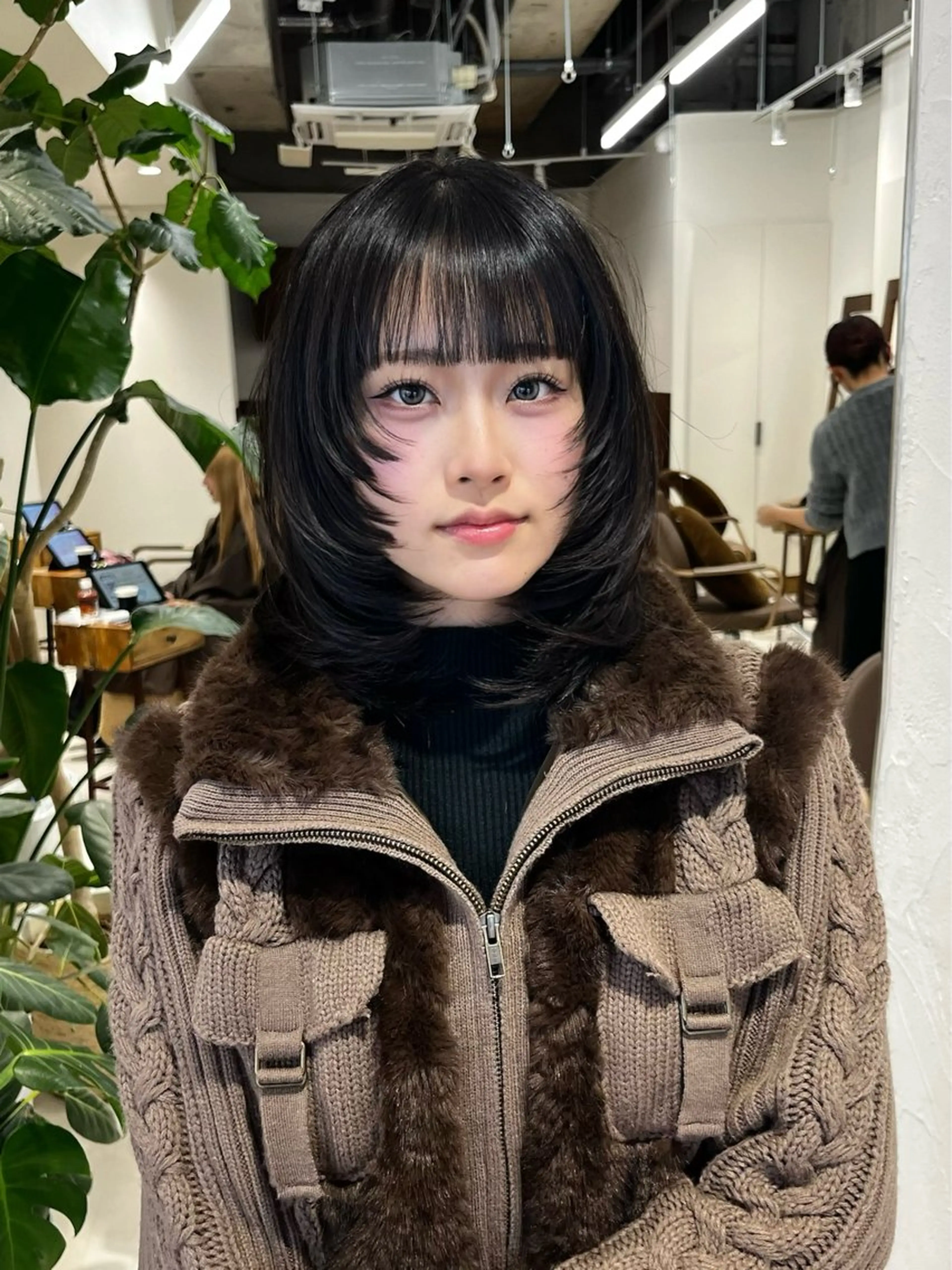 ミディアム カラー ブラウンカラー ダークブラウン レイヤーカット カット ヘアカラー トリートメント レイヤーカット/ブラ ウンカラー/河野凜のヘアスタイル