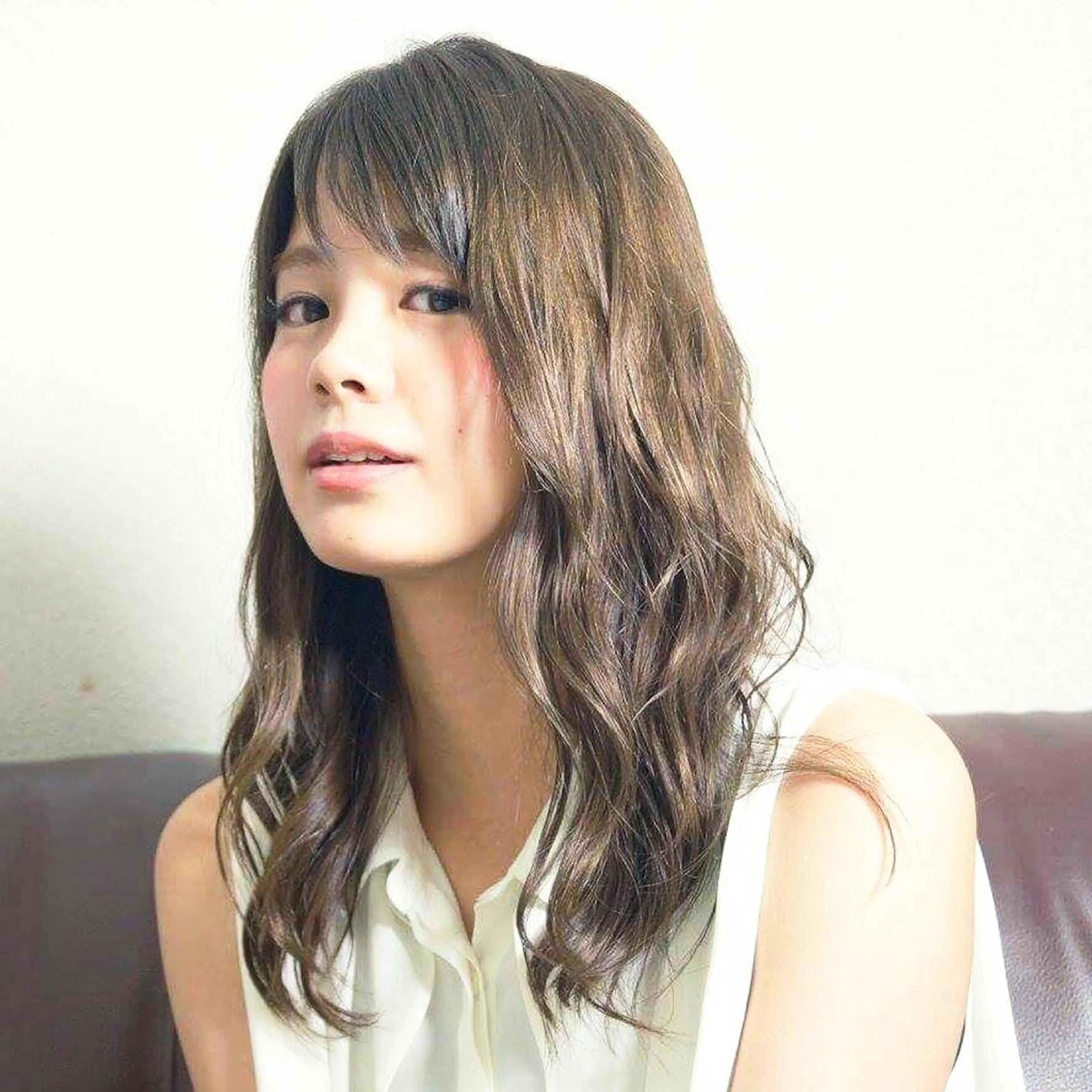 ⭐️ご新規様限定⭐️【🌈月曜日or１７時​〜​の限定クーポン‼️】カット＆トレンド潤艶カラー＆2Stepトリートメント💈の写真