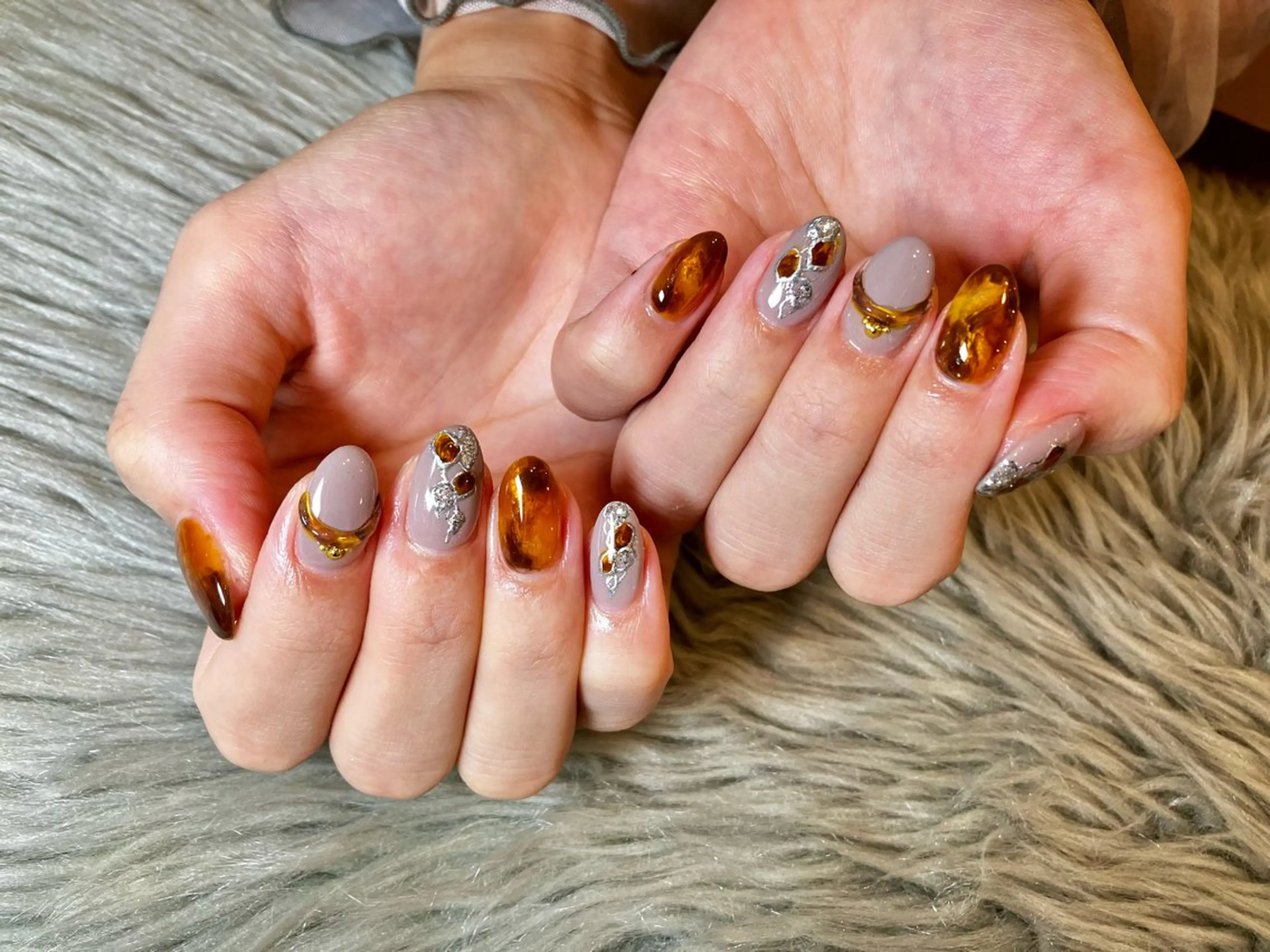 ショート Tiny Bliss 🐈‍⬛のネイルデザイン