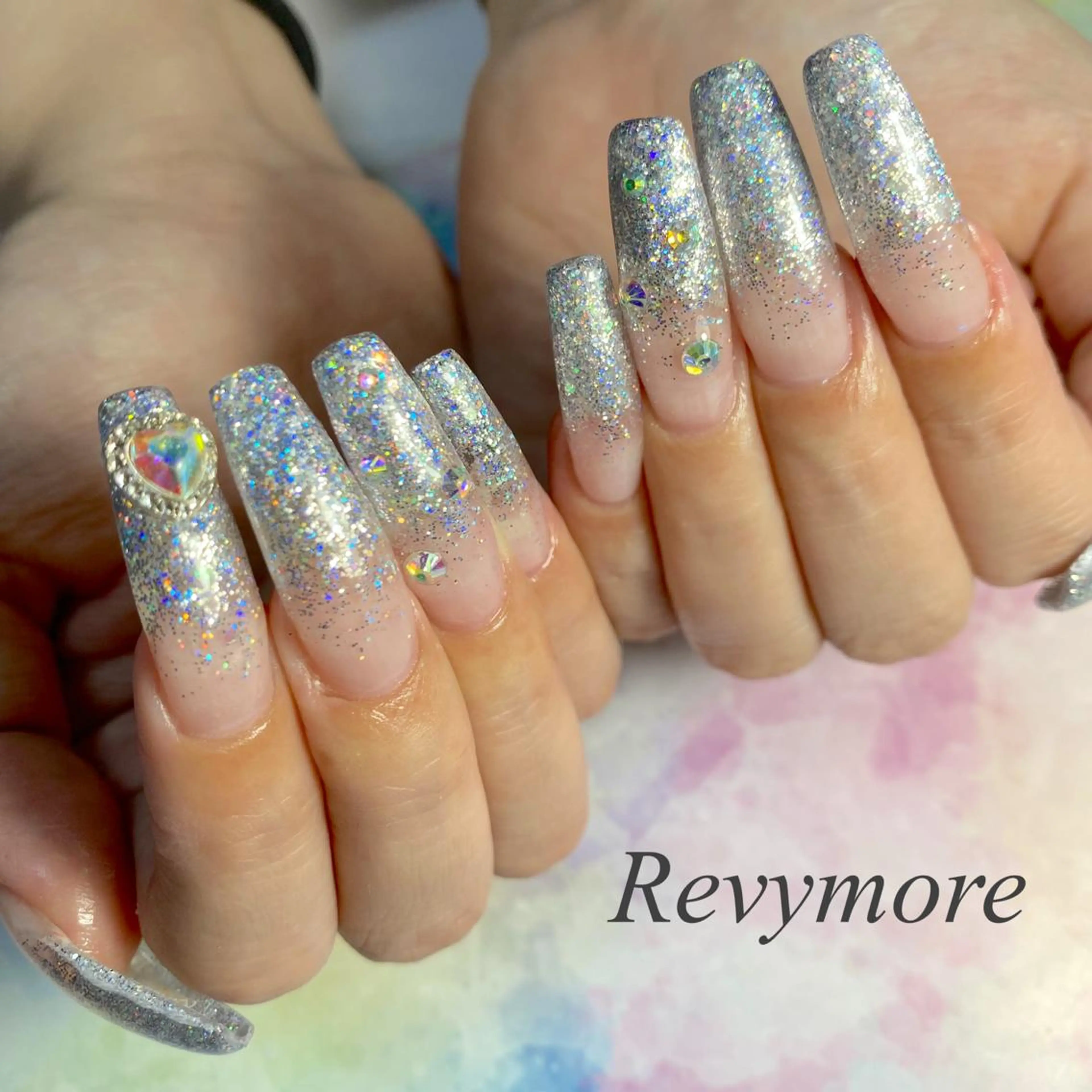 ロング ネイル 韓国風ヘア ロング アートネイル オーロラネイル ジェルネイル nail salon Revymoreのネイルデザイン