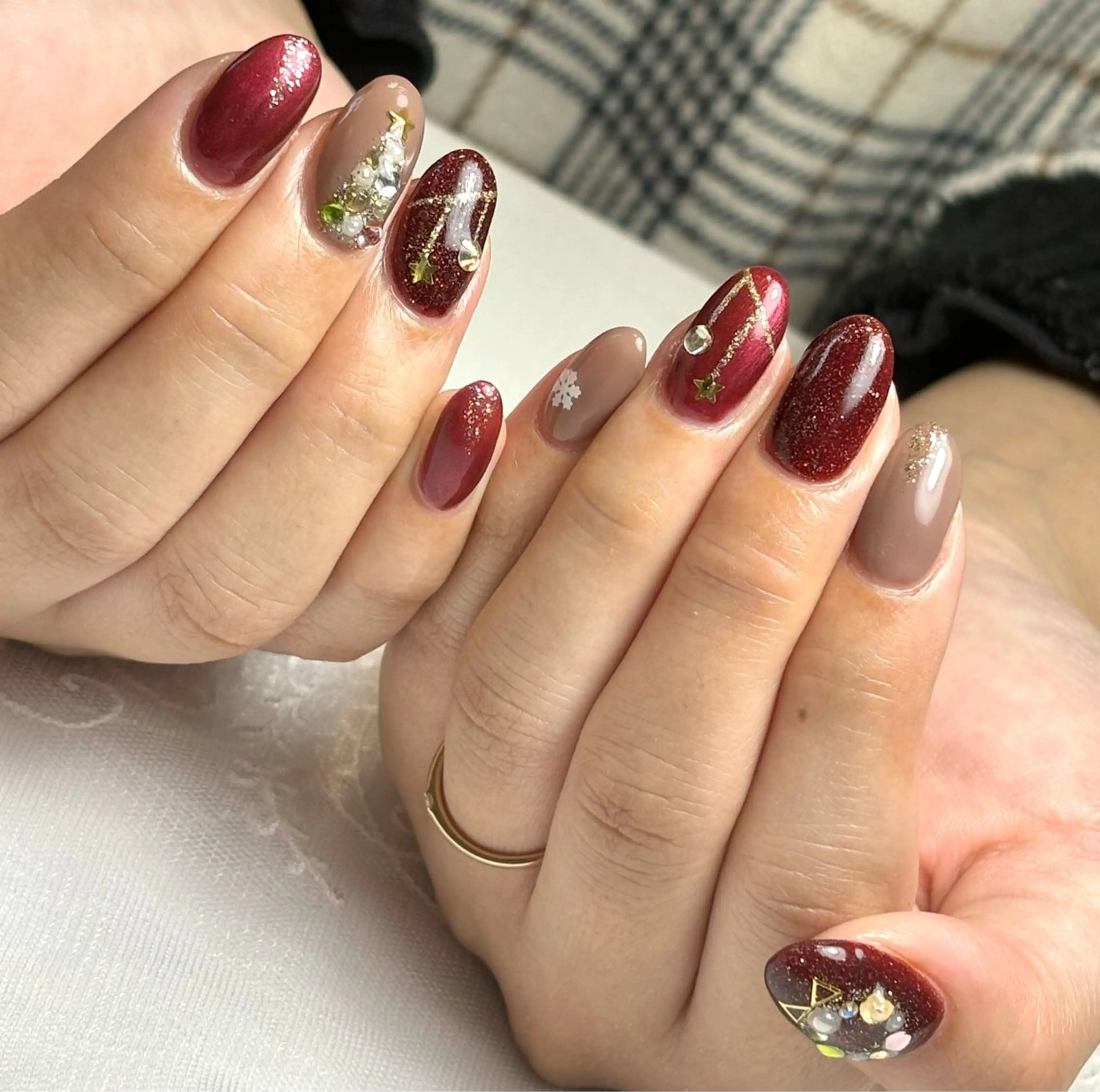 ネイル 冬ネイル クリスマス ハンドネイル Belle ネイル& ホワイトニングサロンのネイルデザイン