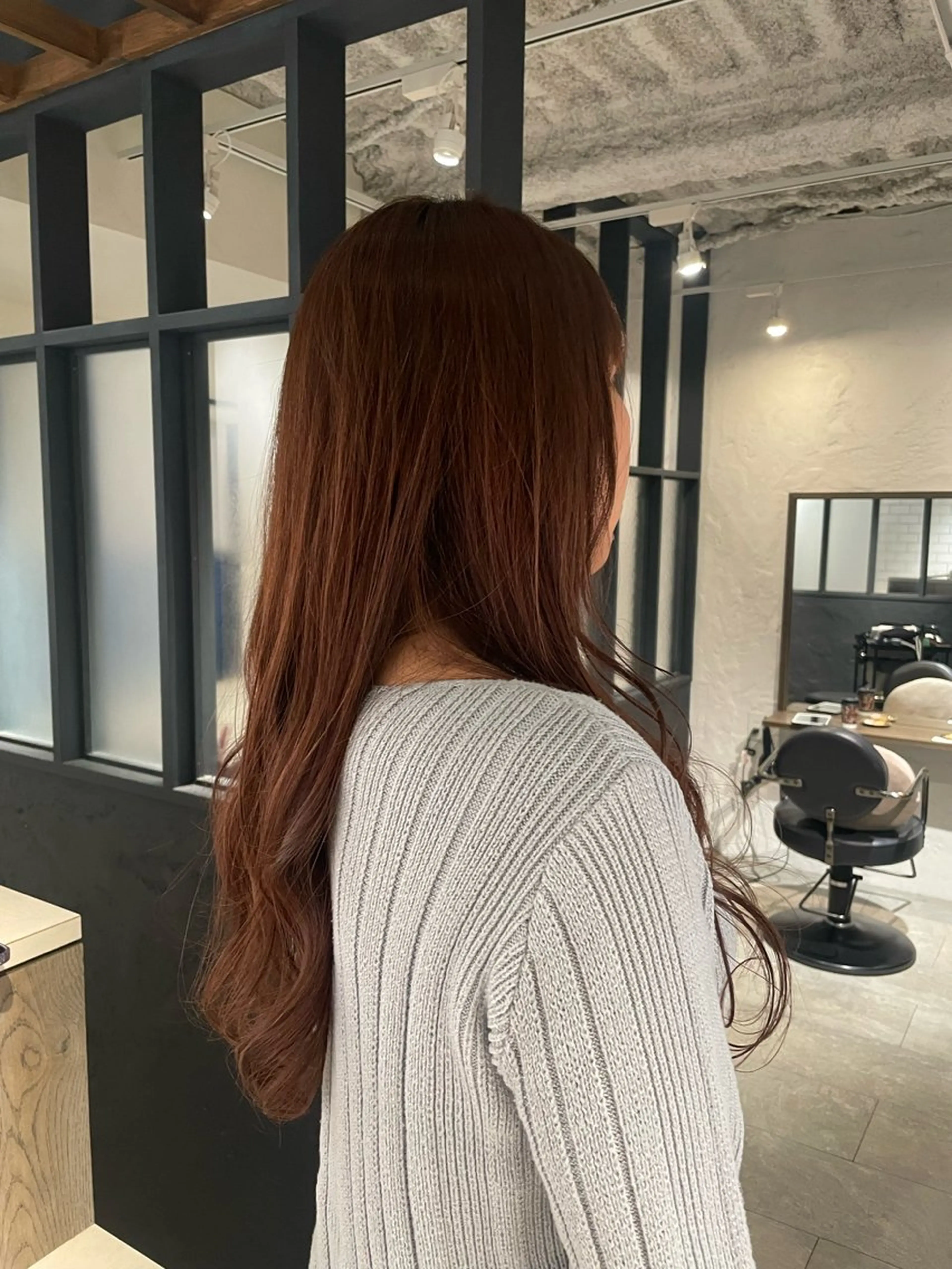 ロング カラー ベージュカラー ミルキーベージュ バイオレットカラー カット ヘアカラー トリートメント ヘッドスパ 井上 飛鳥のヘアスタイル