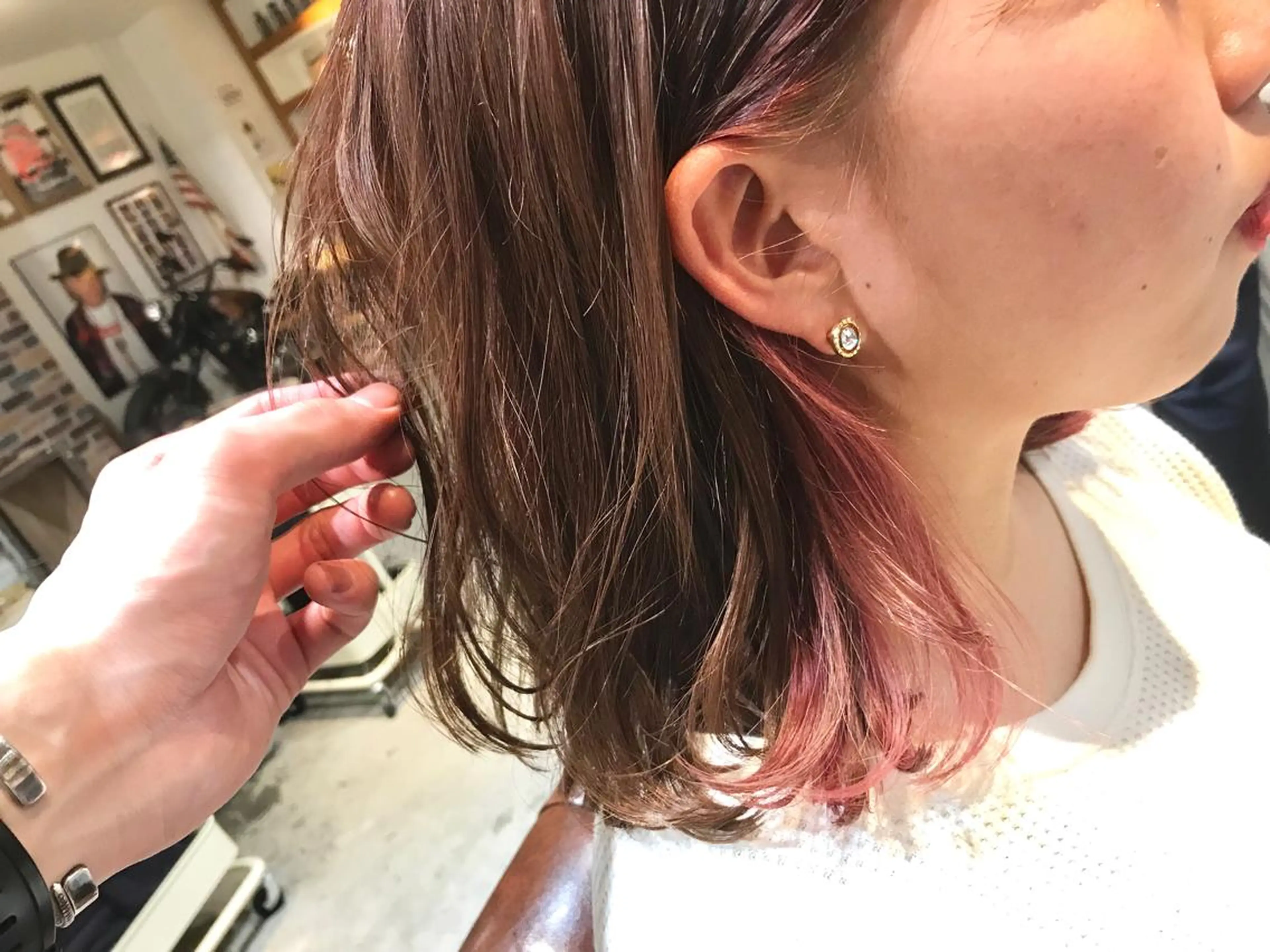 ミディアム カラー インナーカラー ピンクカラー 竹嶌 健吾のヘアスタイル