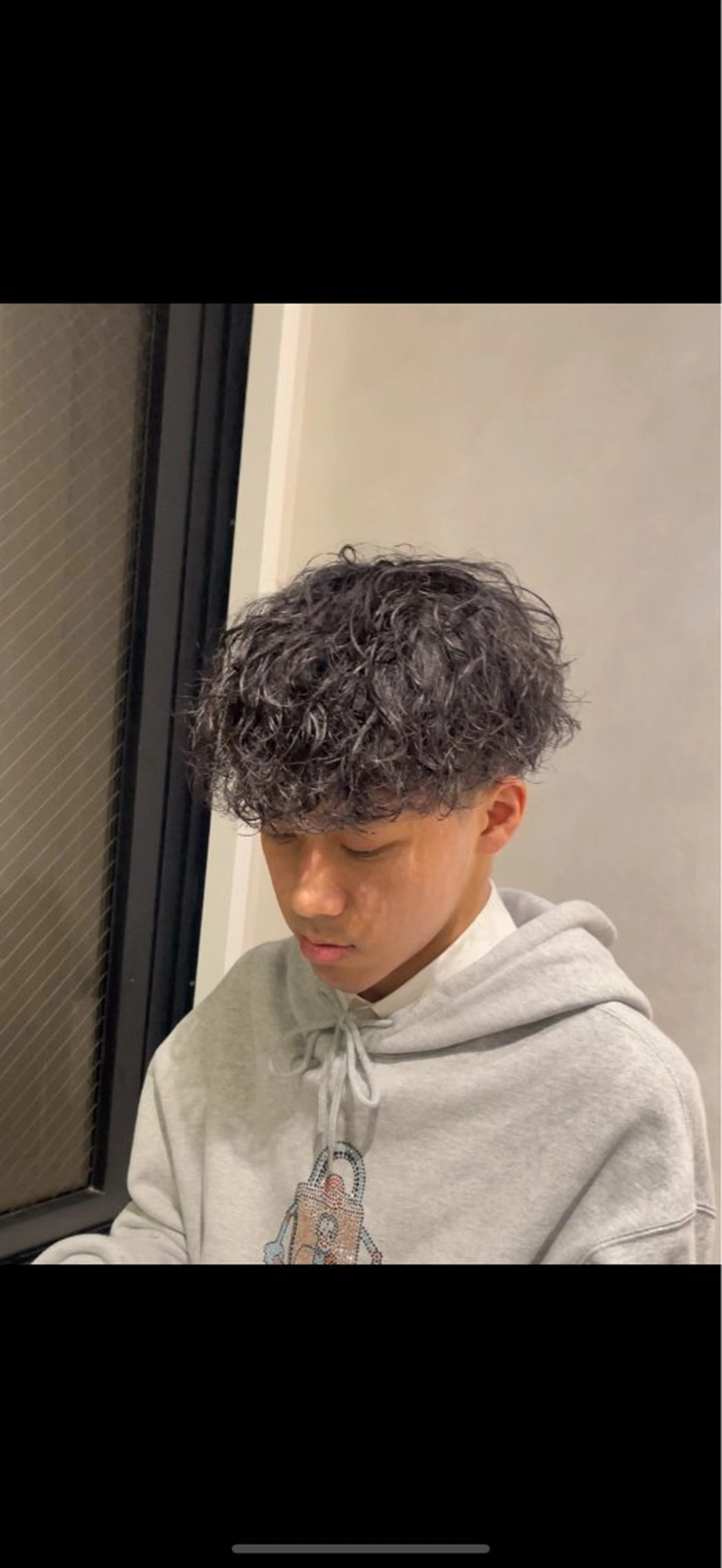 ミディアム パーマ メンズ ミディアムパーマ メンズパーマ カット パーマ メンズパーマ特化 美容師kouyaのヘアスタイル