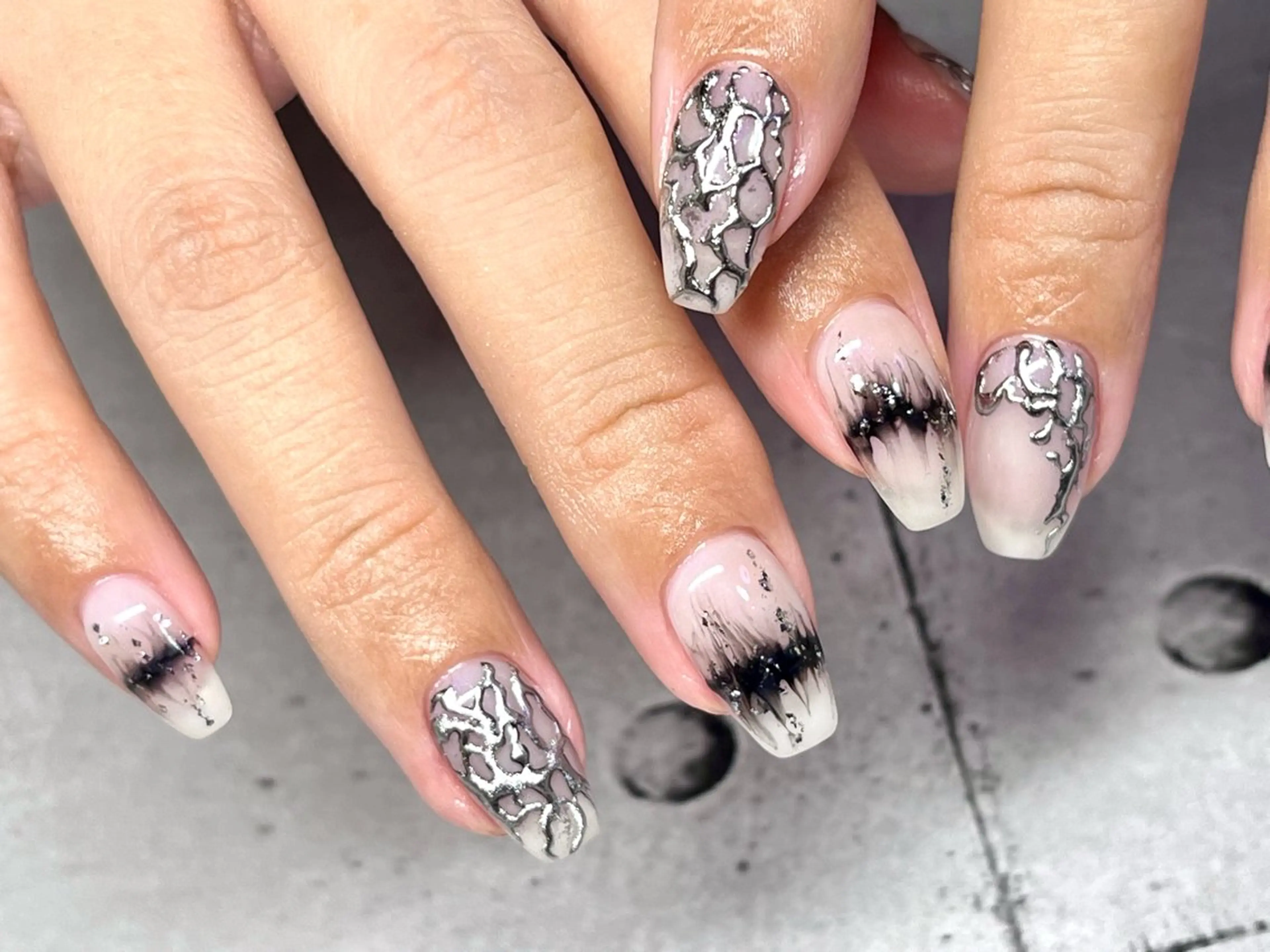 ネイル アートネイル ハロウィン ミラーネイル ハンドネイル まり りぃ〜んのネイルデザイン