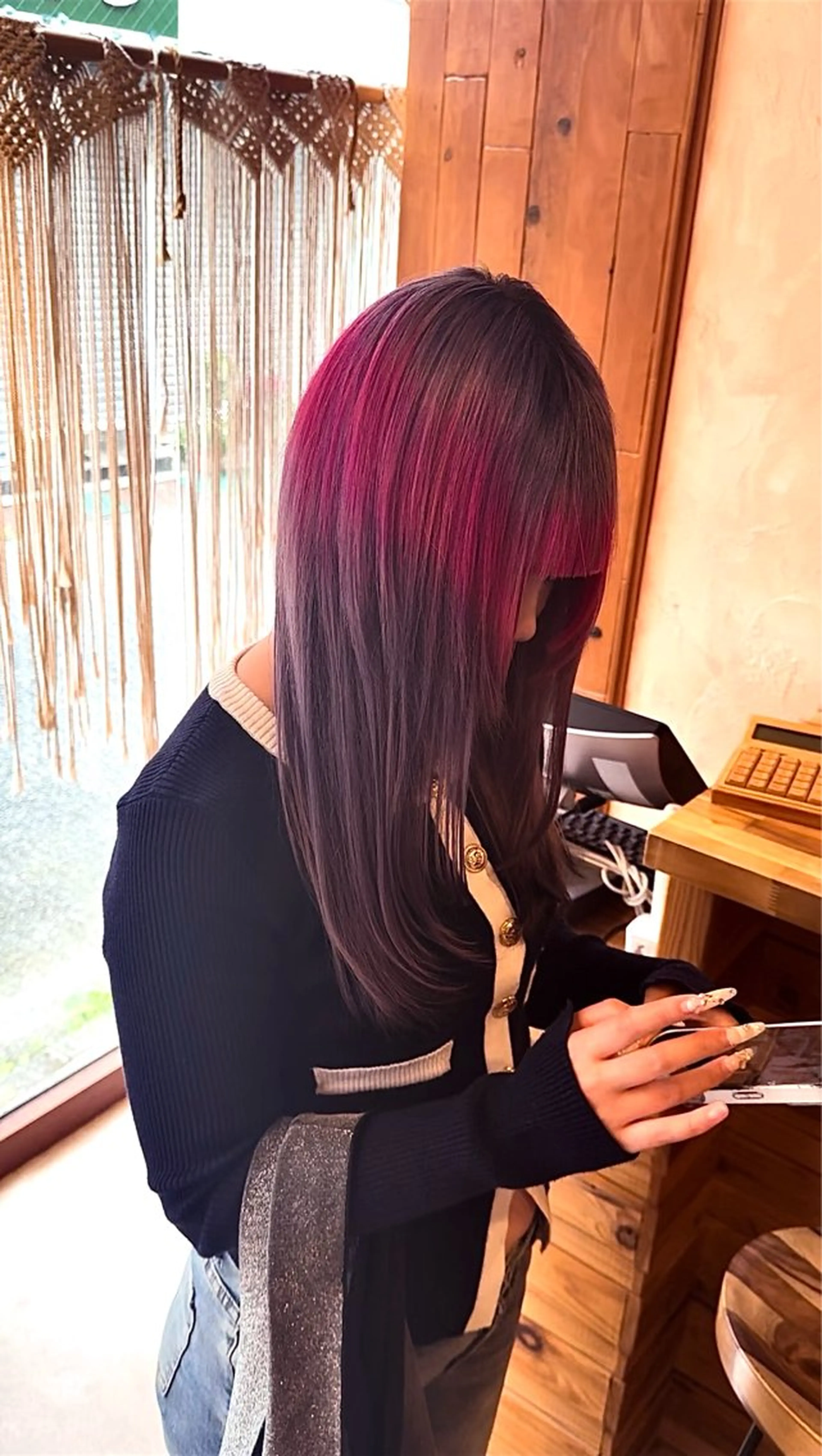 ロング カラー レイヤーカット カット ヘアカラー トリートメント れい/デザインカラー /レイヤー/髪質改善のヘアスタイル