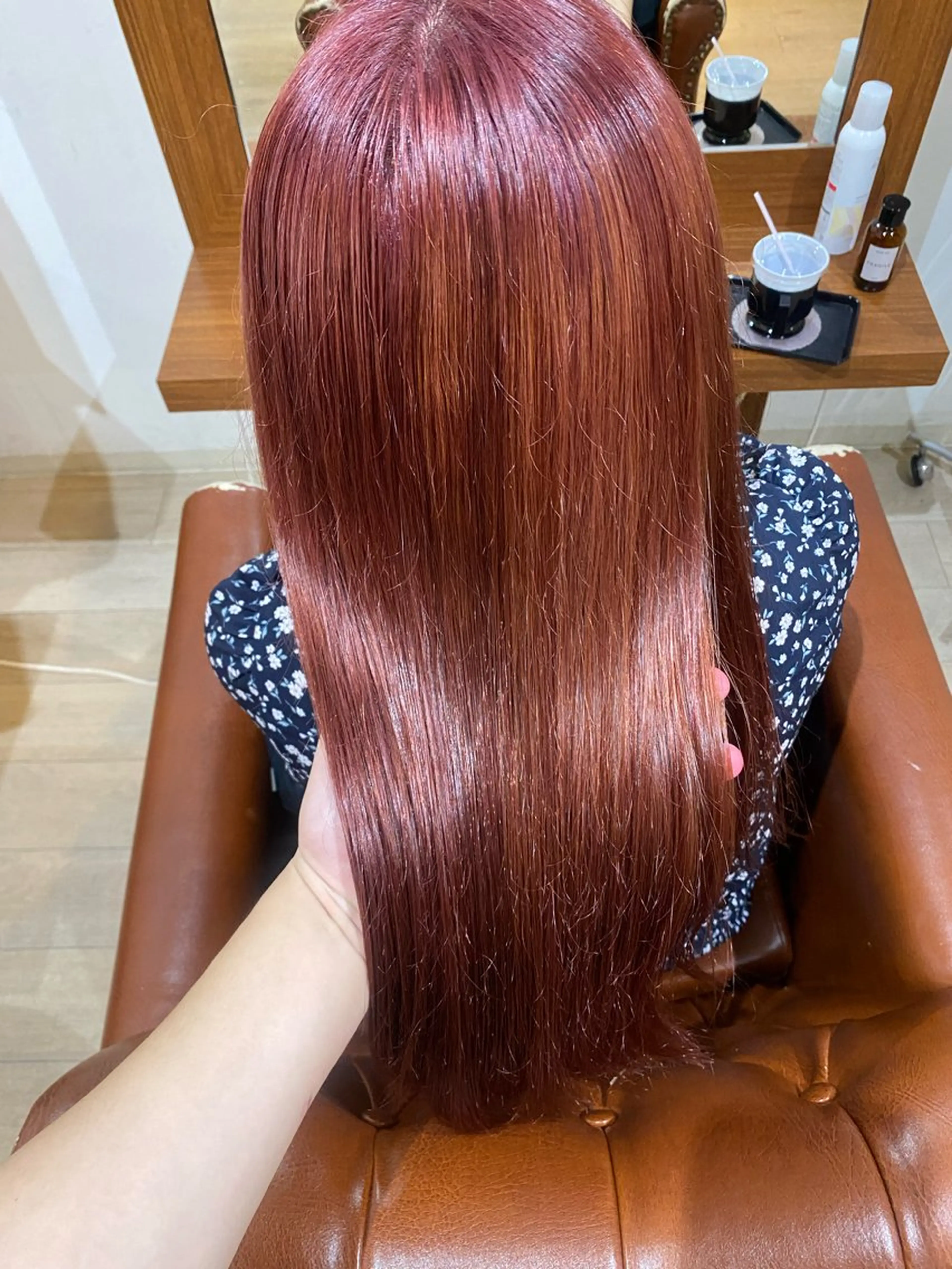 ロング カラー ブリーチ インナーカラー レッドカラー 縮毛矯正とレイヤー カット/杉村凜汰郎のヘアスタイル