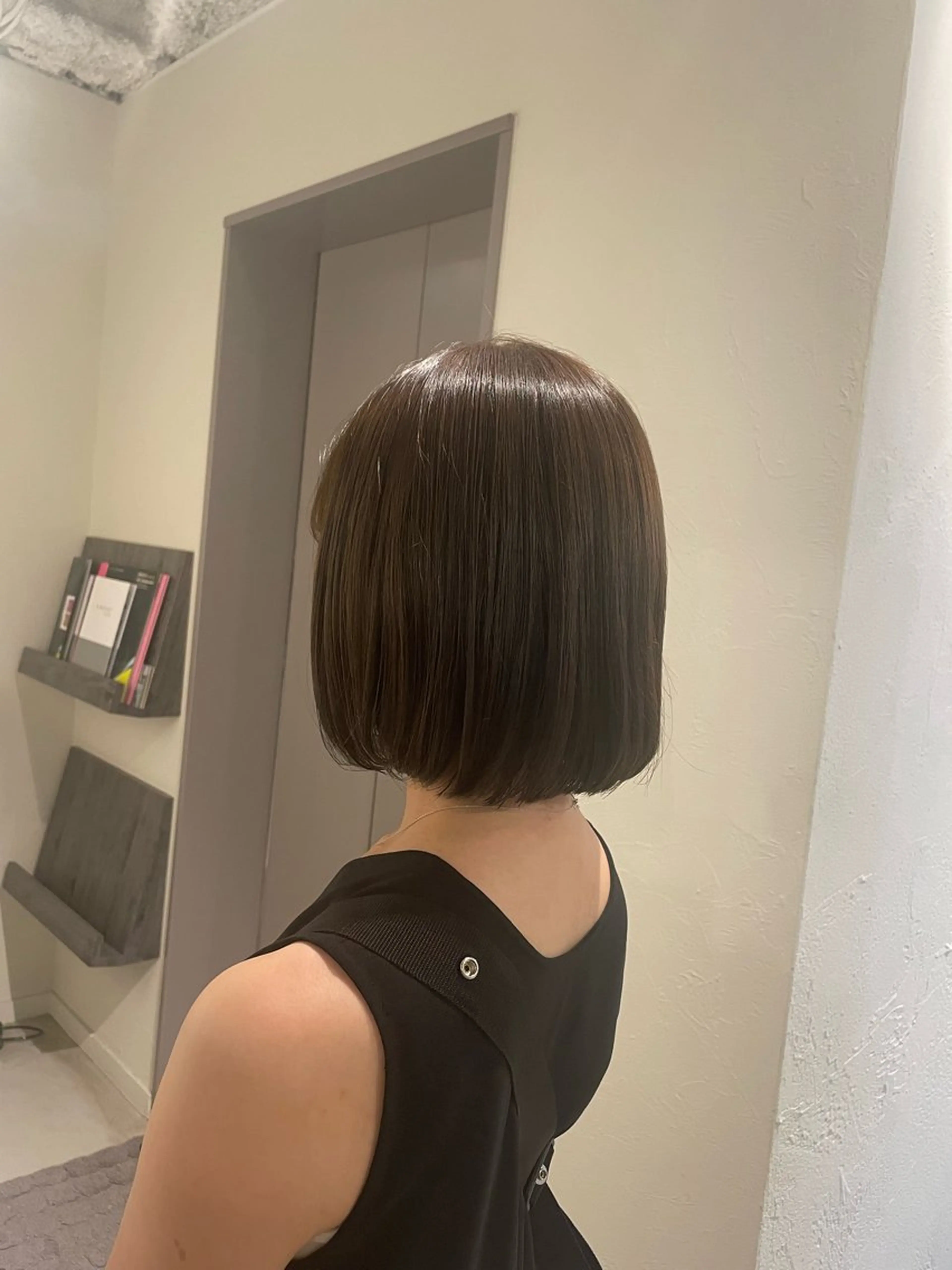 ミディアム カラー ブラウンカラー 透明感カラー オリーブブラウン ヘアカラー tiel 小山莉々のヘアスタイル