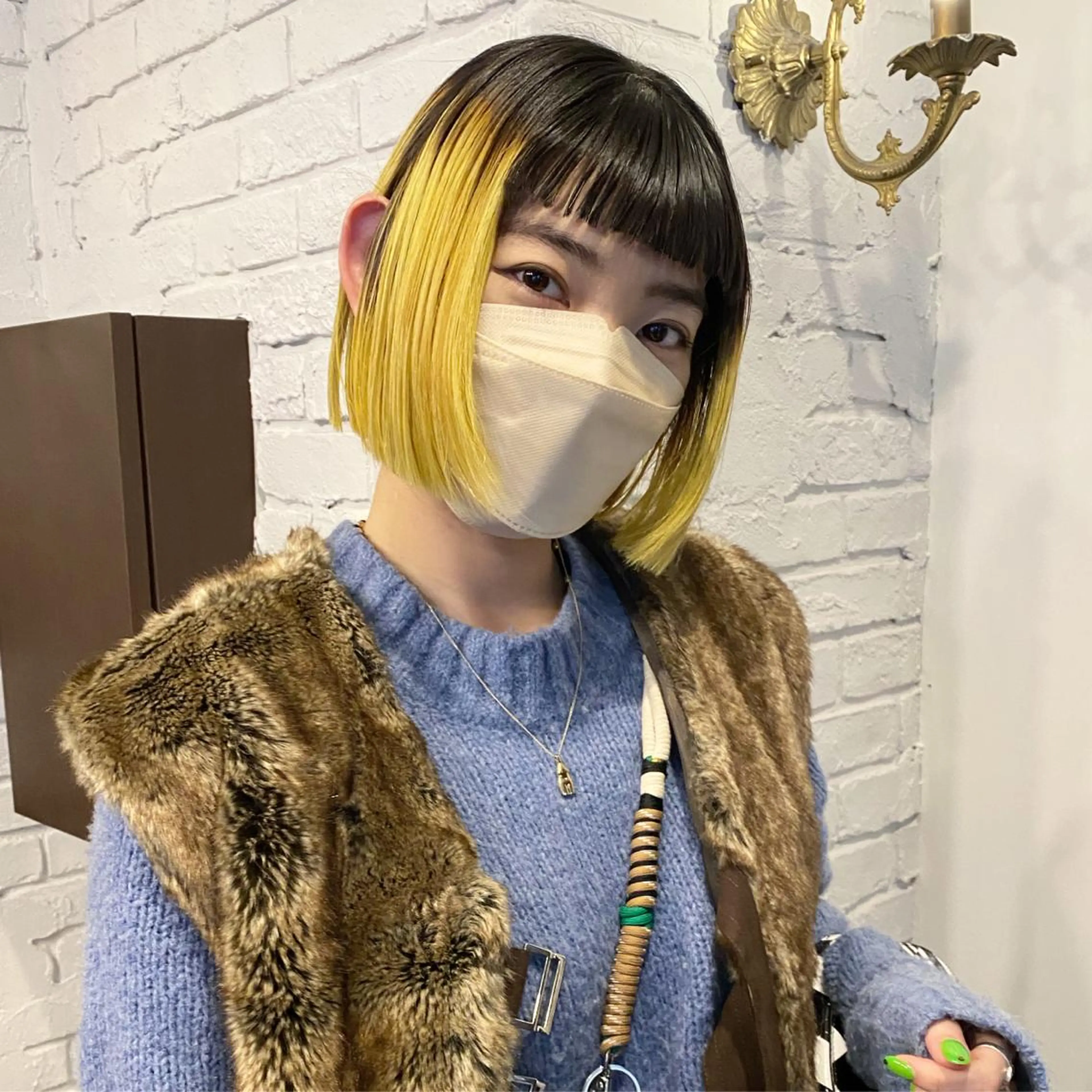 ミディアム カラー ヘアアレンジ 切りっぱなしボブ デザインカラー イエローカラー ボブ カット ヘアカラー トリートメント レイヤーカット×髪質 改善🇰🇷シオリのヘアスタイル
