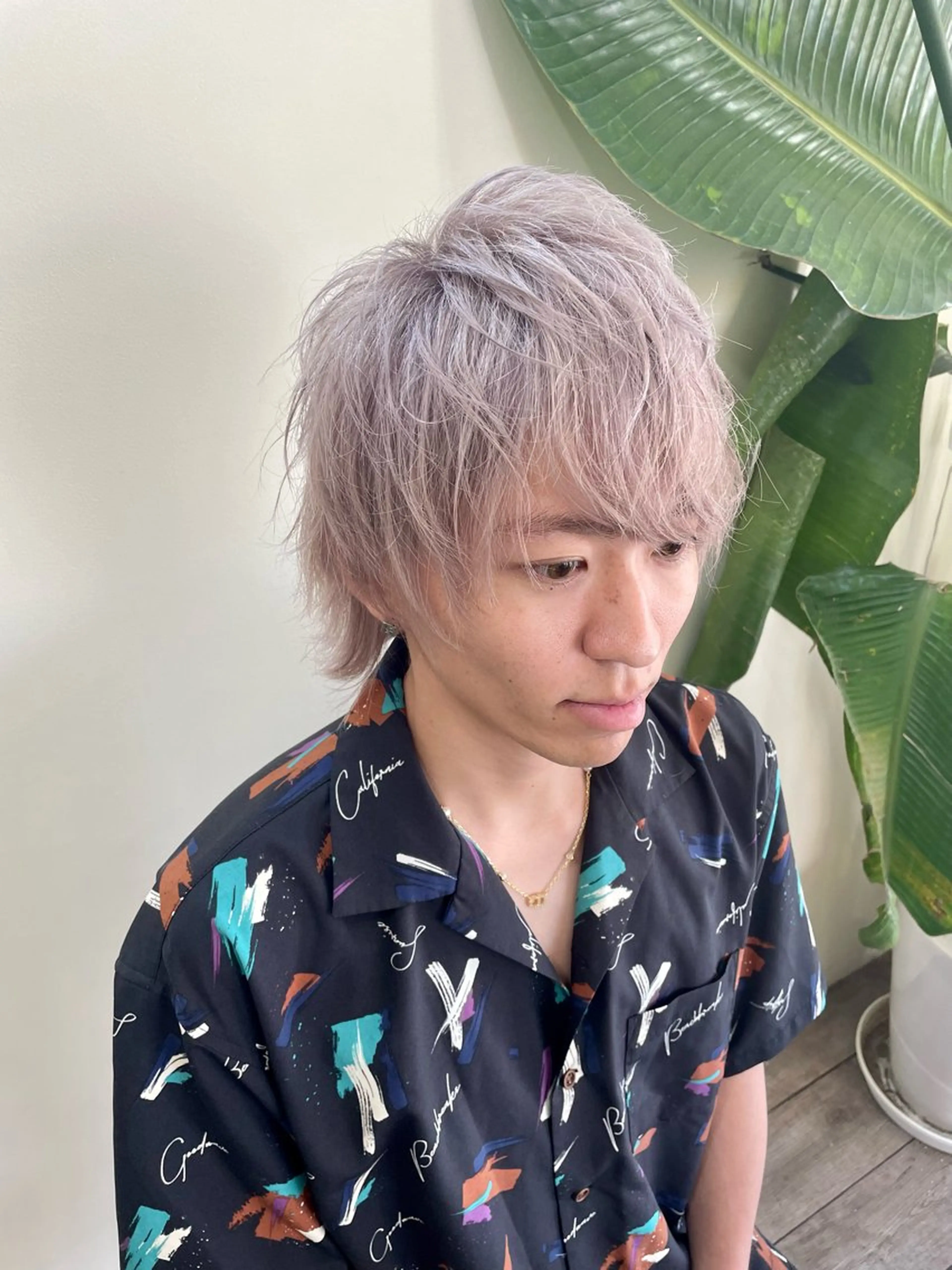 ショート カラー メンズ センターパート フェードカット メンズハイライト メンズ韓国風 マッシュウルフ カット ヘアカラー WEST OLAND加藤圭介のヘアスタイル