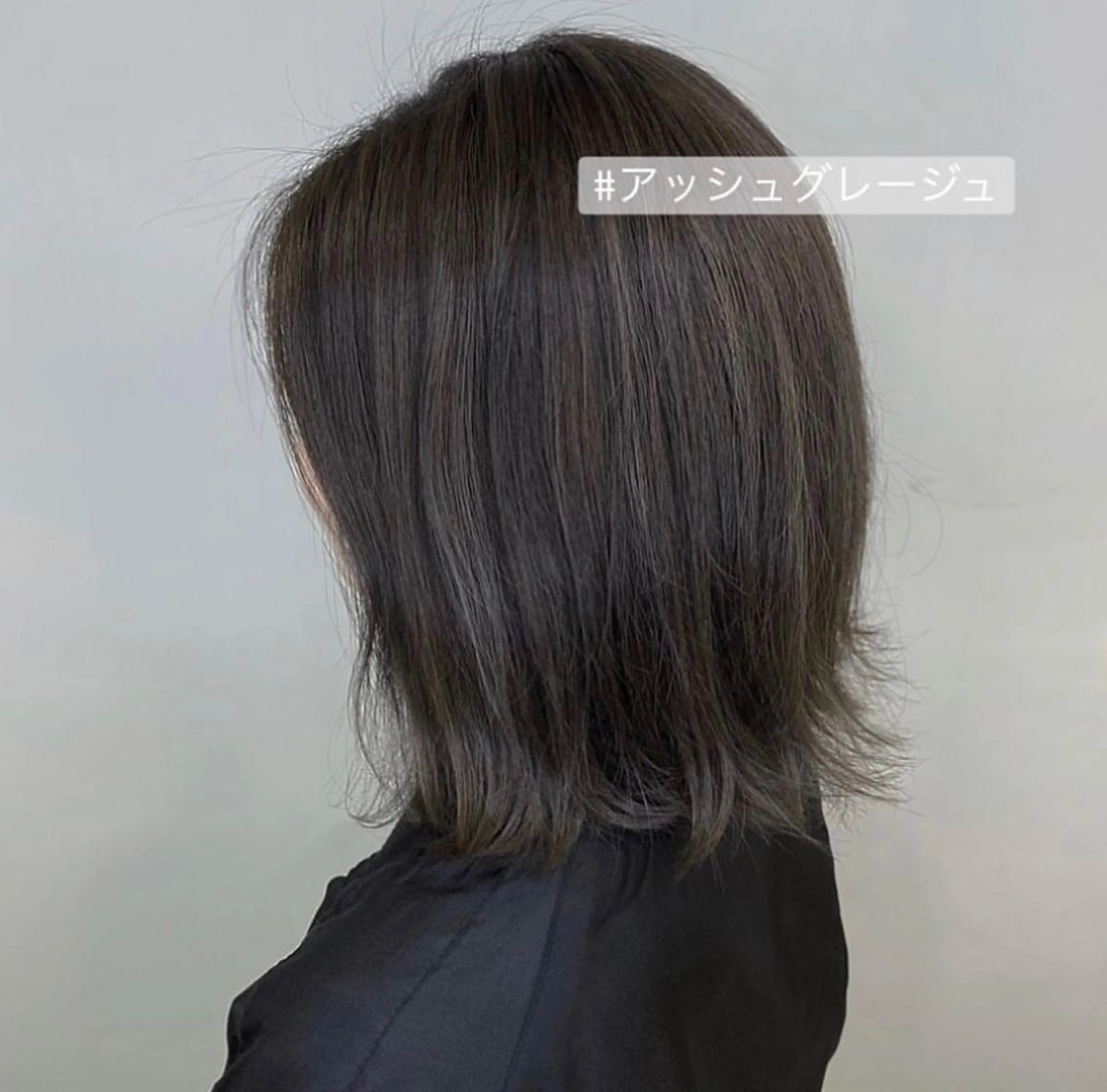 ショート カラー 川上 麻梨阿のヘアスタイル