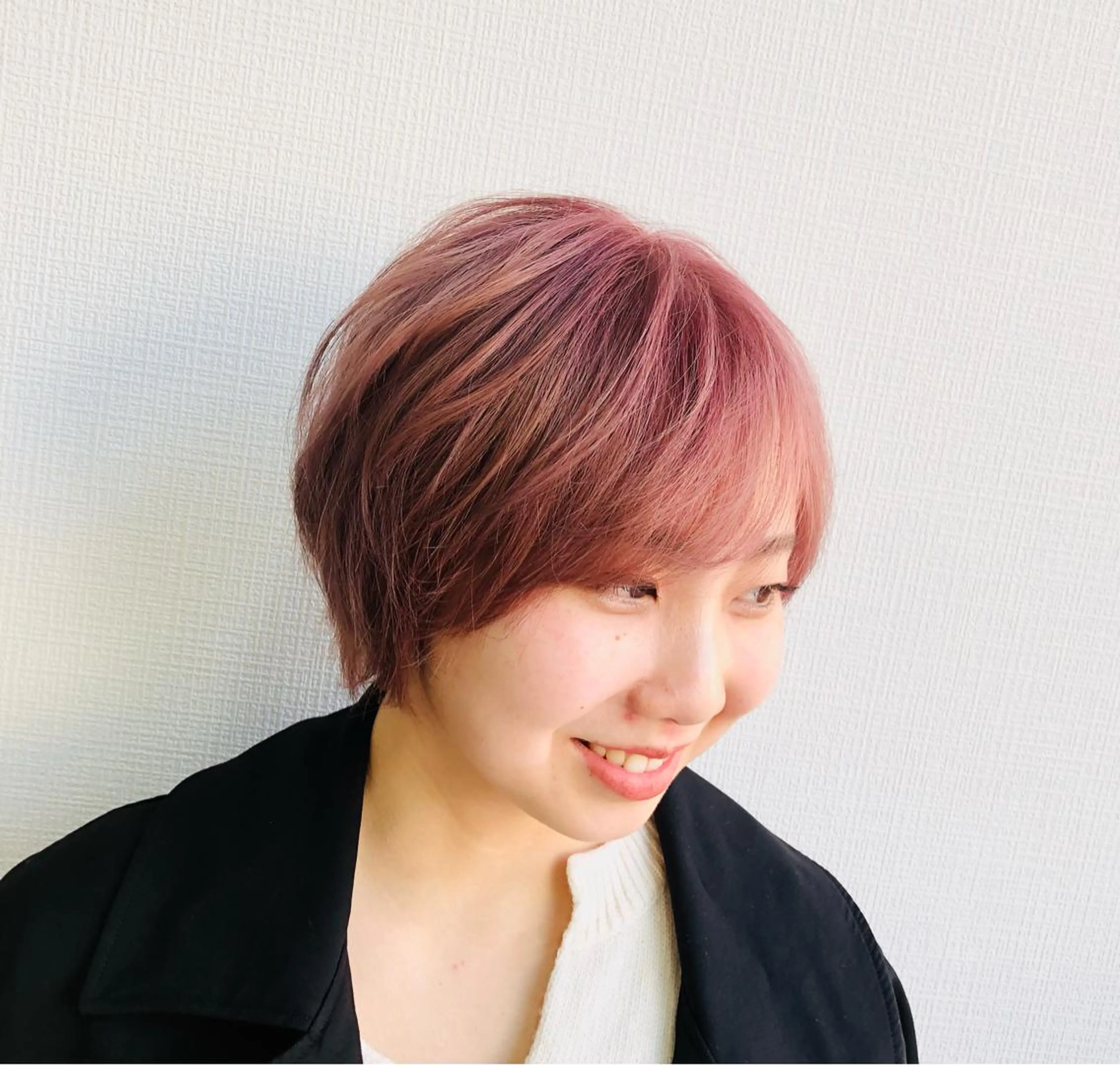 ショート カラー ベージュカラー ピンクカラー ピンクベージュ ヘアカラー トリートメント RAIA💎ケア ブリーチ＆パーマ💎のヘアスタイル