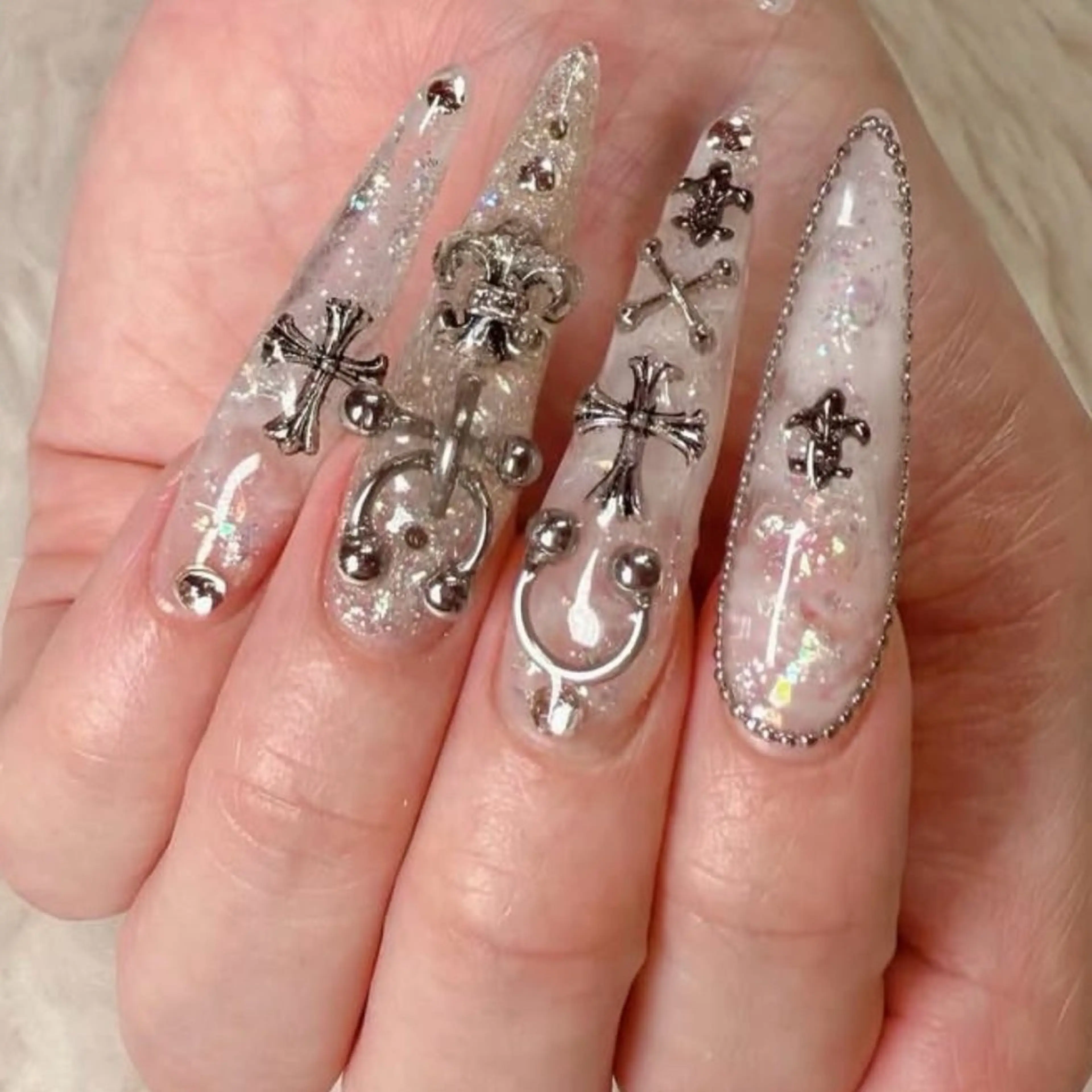 ネイル チークネイル フレンチネイル ラメ(グリッター) マグネットネイル ニュアンスネイル HA NIのネイルデザイン