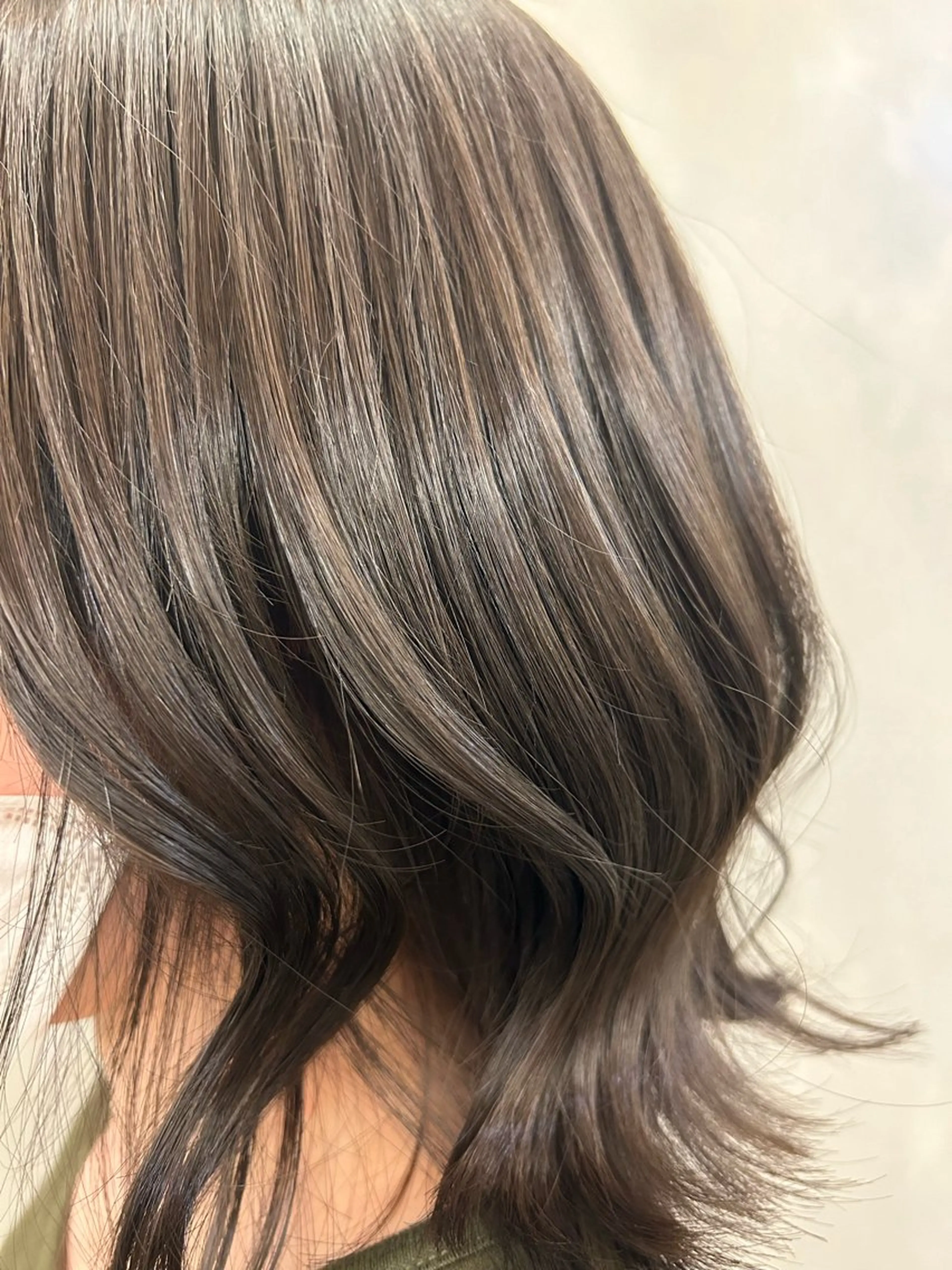 ミディアム カラー ベージュカラー Dali manaのヘアスタイル