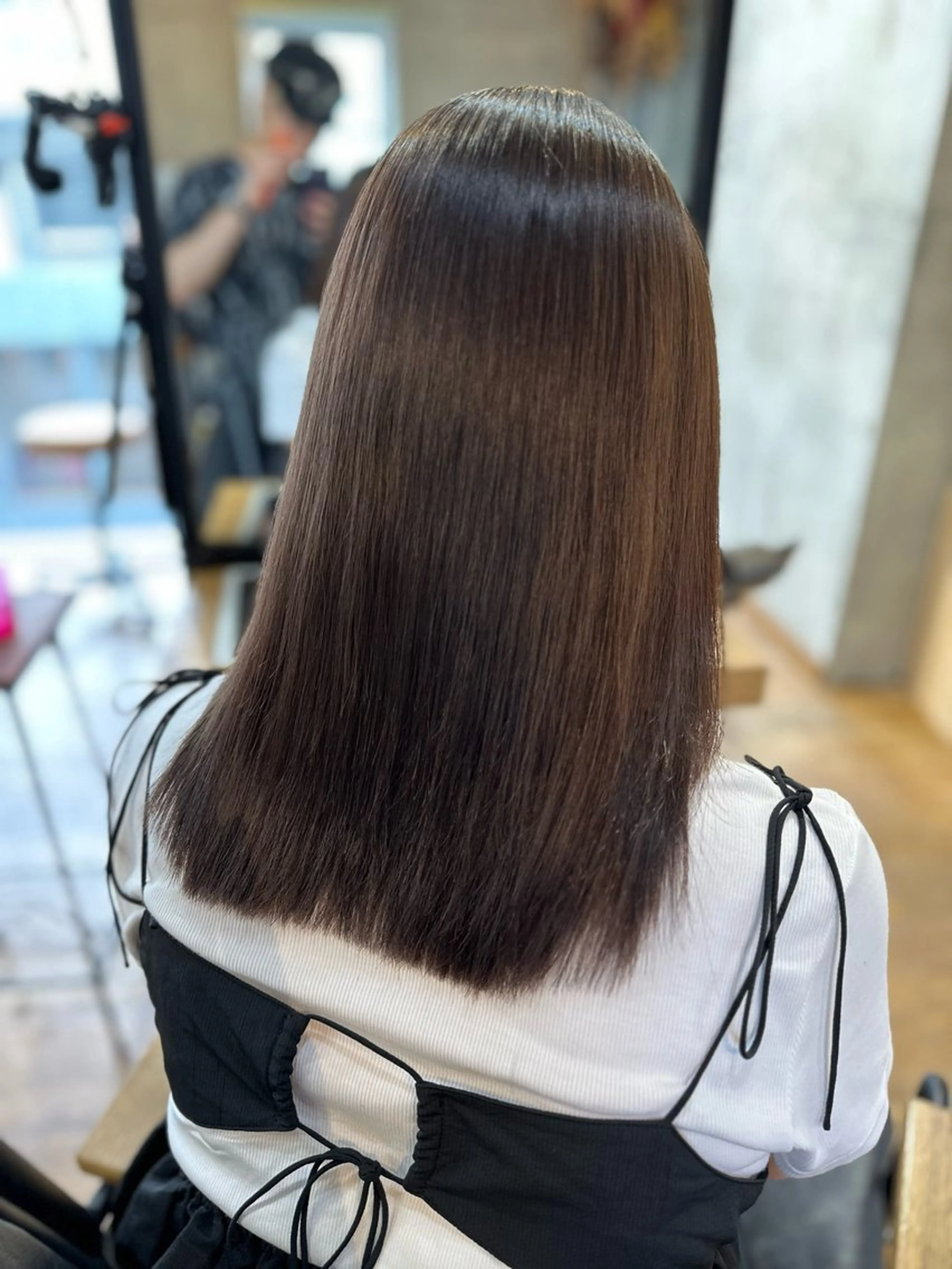 セミロング カラー アディクシーカラー ブリーチ ケアブリーチ ダブルカラー イヤリングカラー DAIKIベージュ 🍂レイヤーカットのヘアスタイル