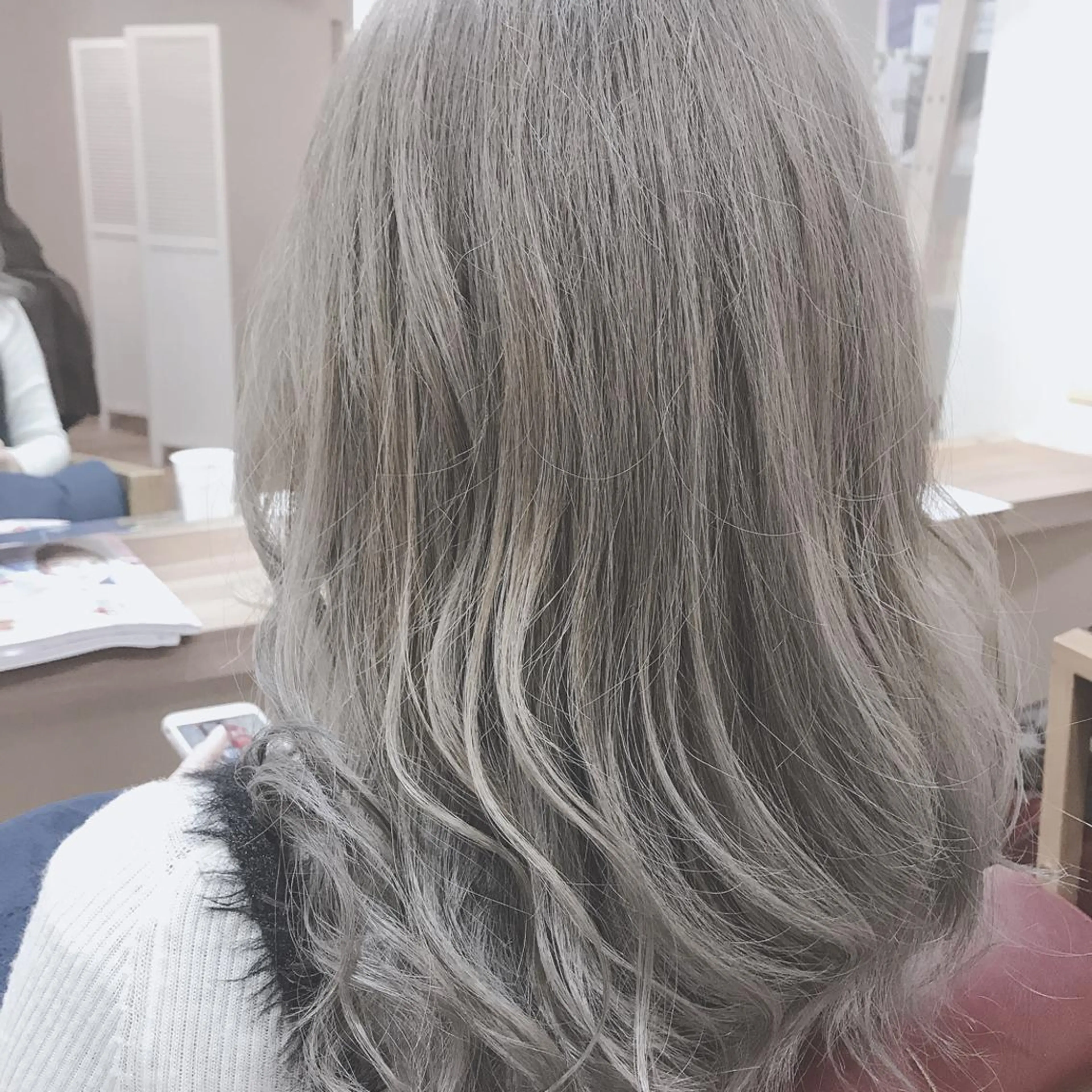 カラー ブリーチ ヘアカラー トリートメント ✅ｼｪｱｻﾛﾝJAM 相田友和のヘアスタイル