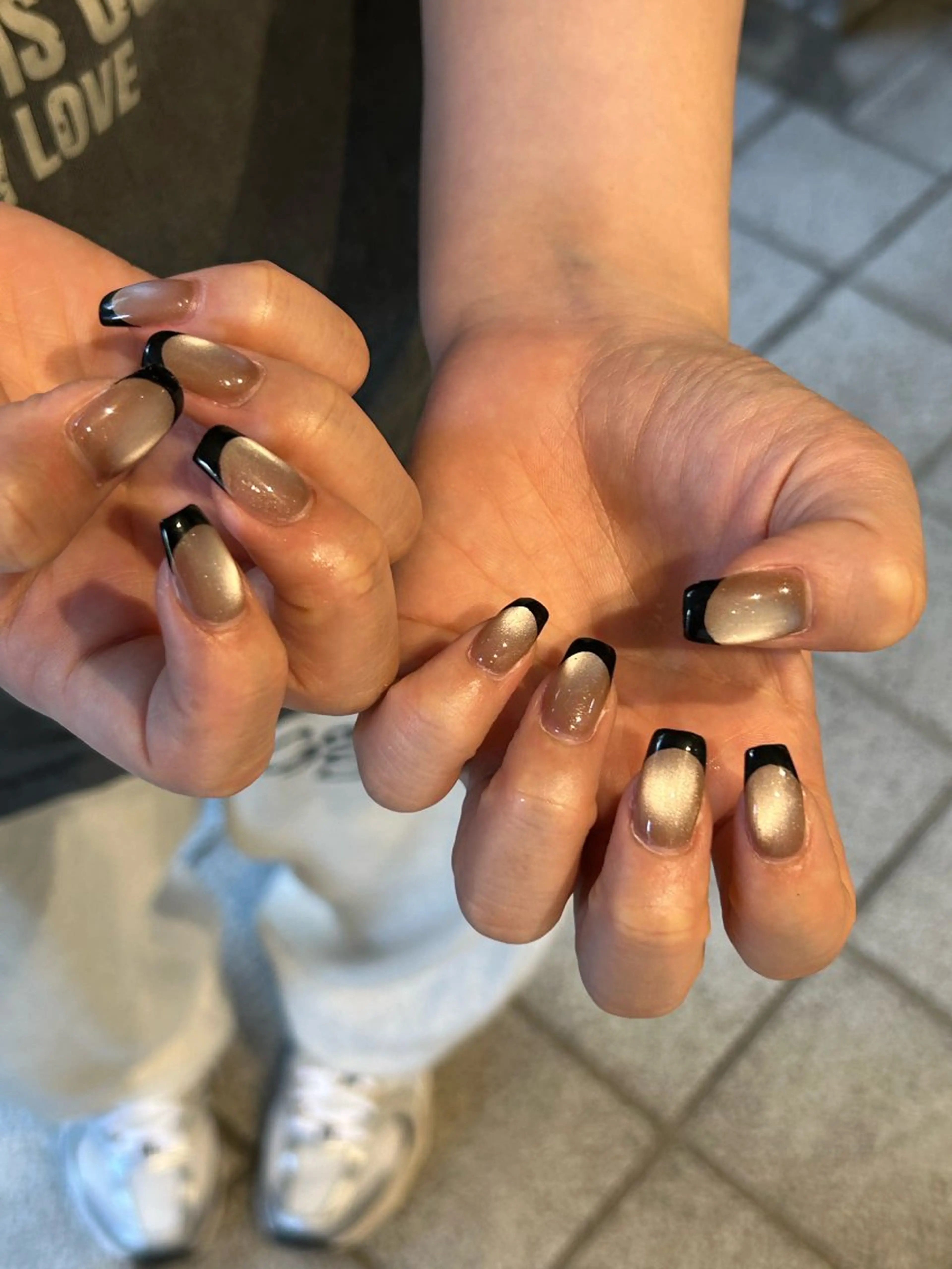 ネイル キラキラネイル マグネットネイル オフィスネイル ピンク ピンクベージュ ハンドネイル Lily nailのネイルデザイン