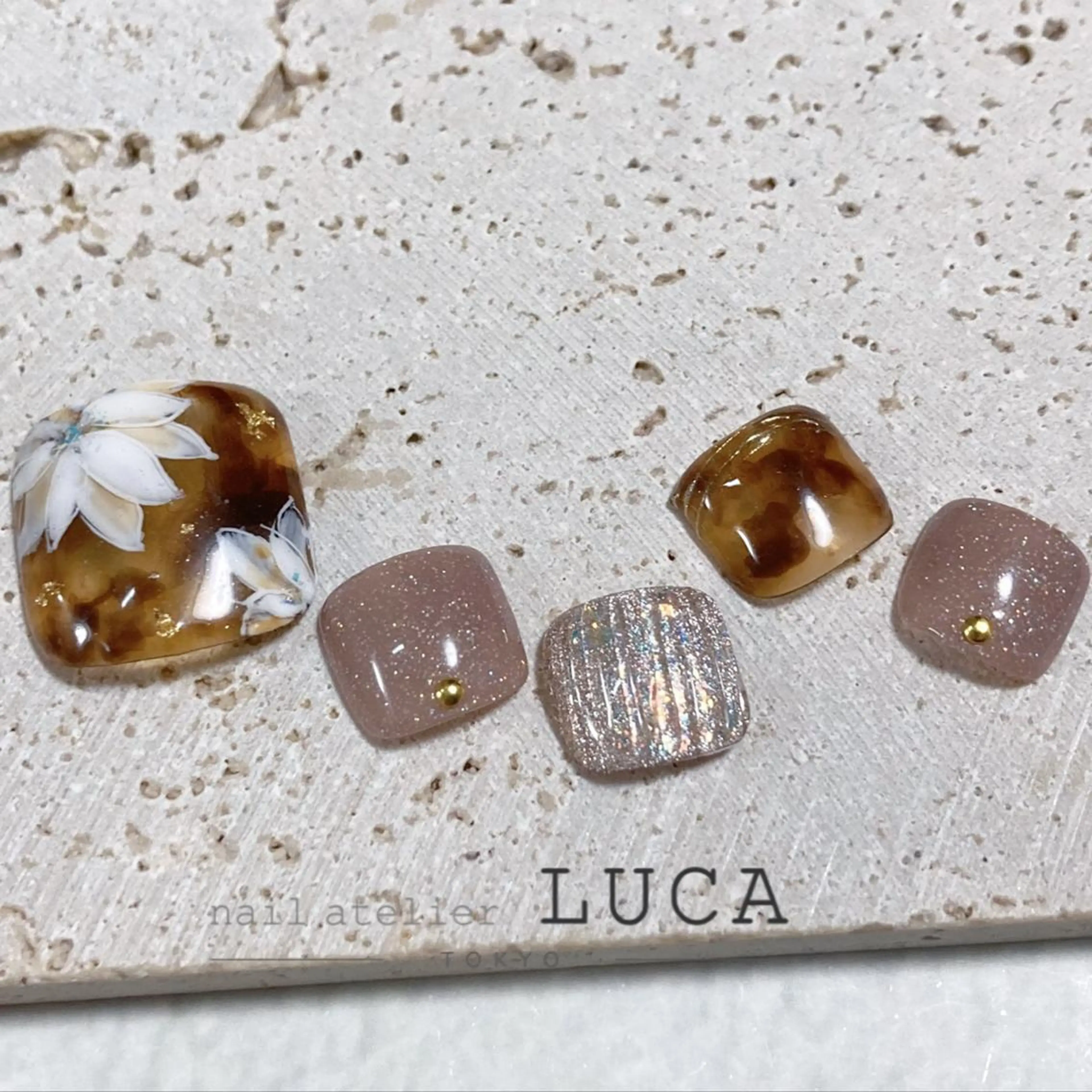 ネイル アートネイル オーロラネイル クリアネイル 長さ出し フットネイル フットネイル ネイルアトリエルカ スタッフのネイルデザイン