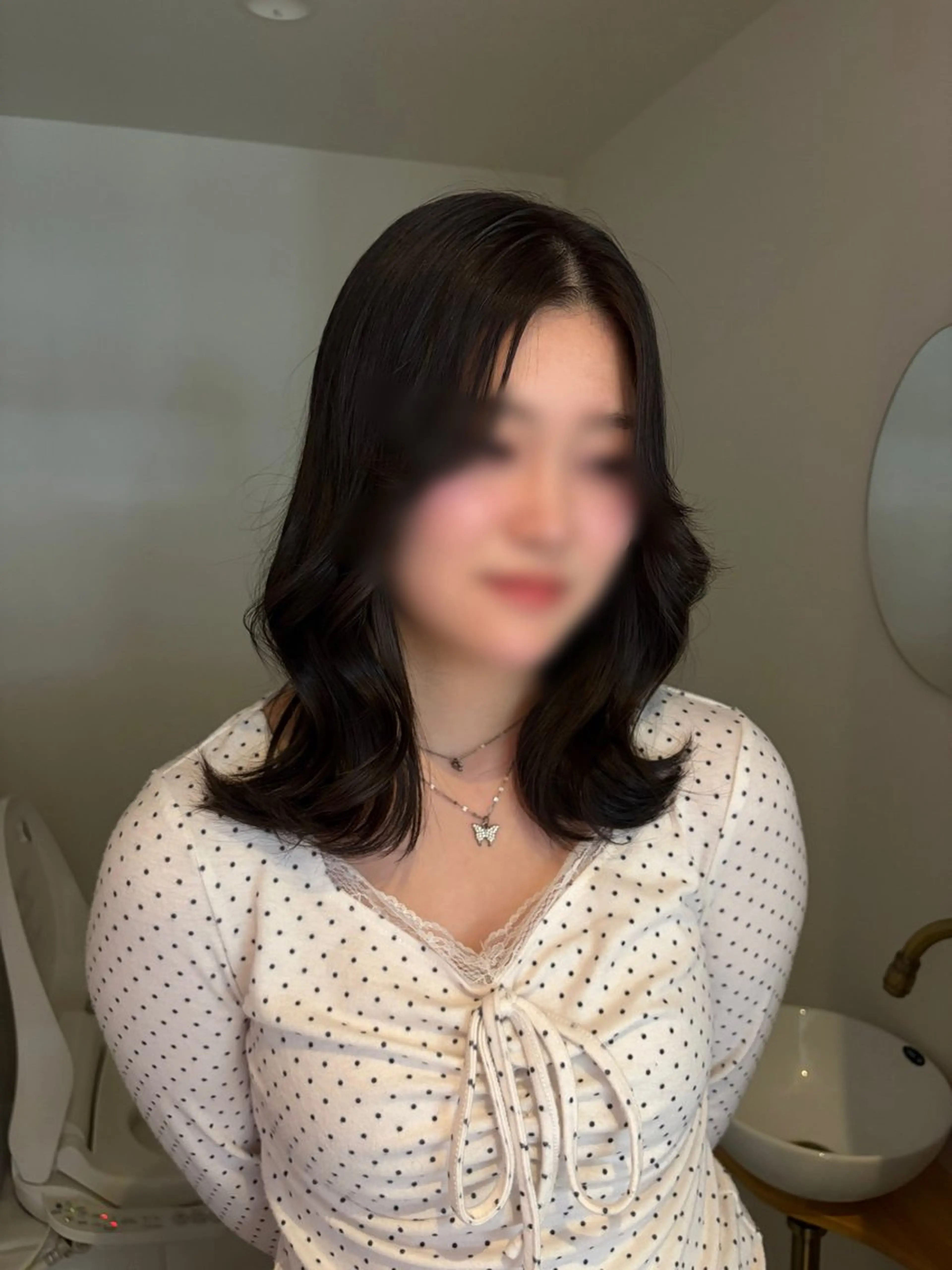 セミロング カラー ブラウンカラー ダークブラウン ヘアカラー YUWAのヘアスタイル