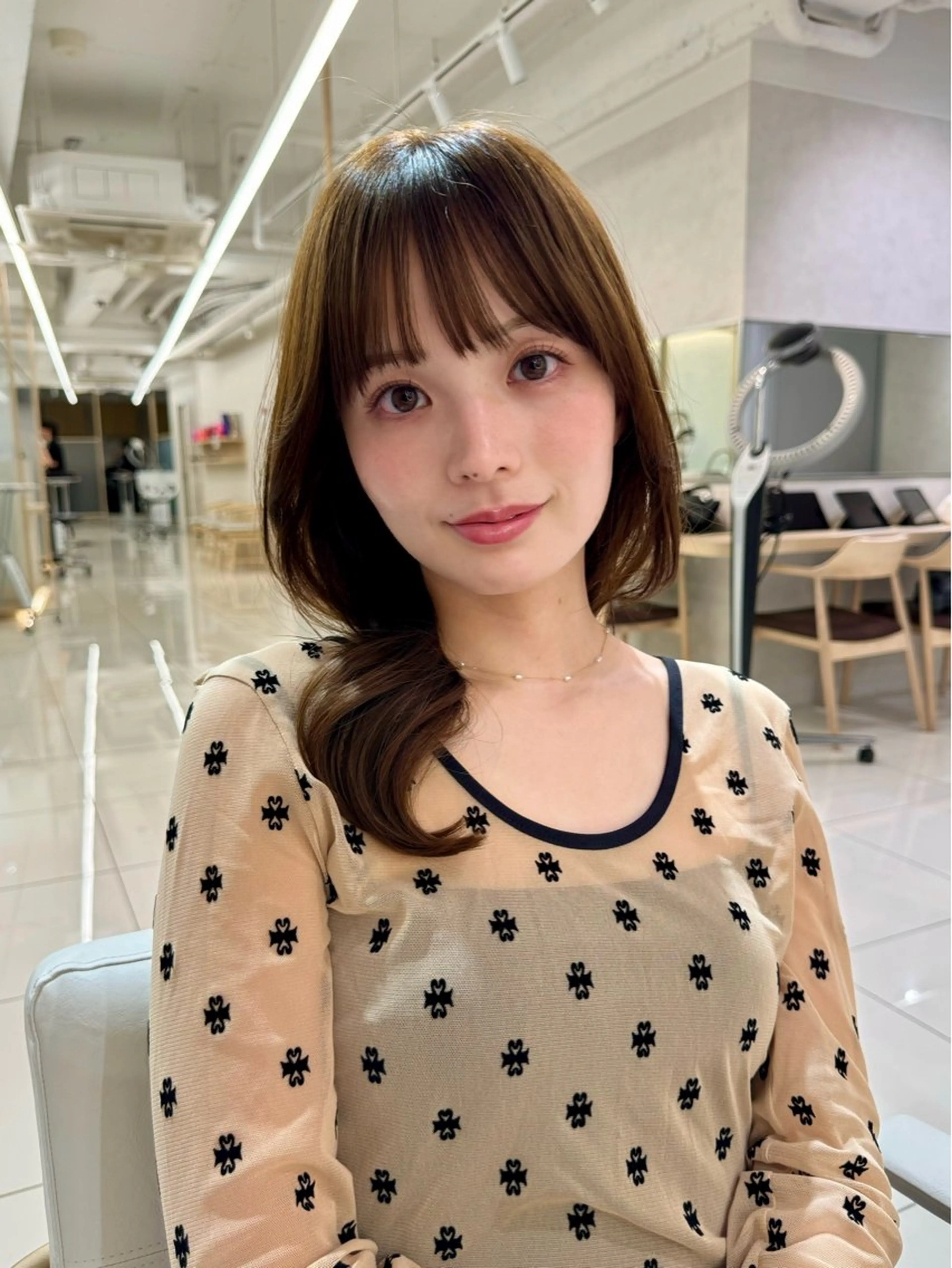 ロング くびれヘア レイヤーカット 小顔カット 三鷹で1番ショート ボブをカットする新谷のヘアスタイル