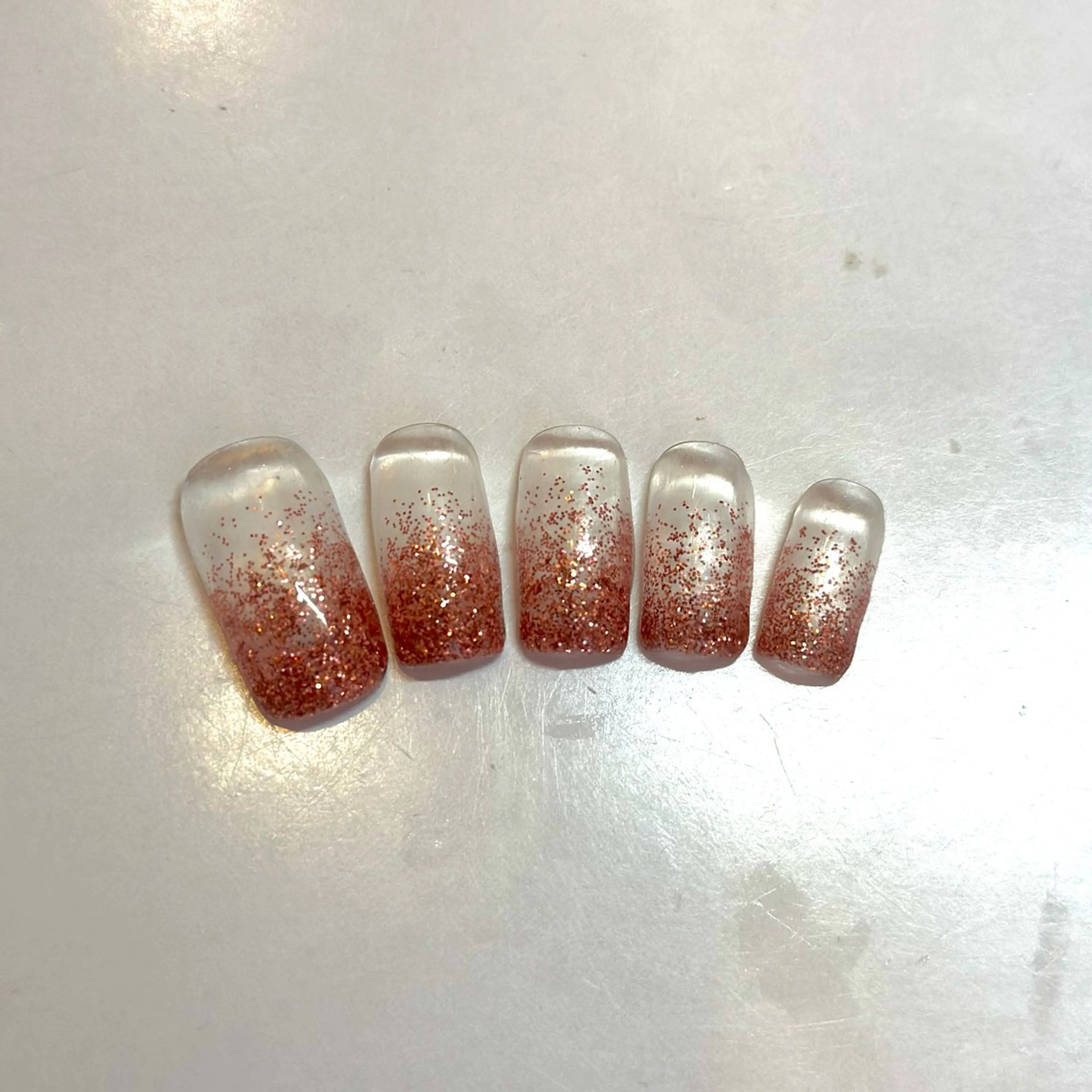 ネイル アートネイル グラデーション オフィスネイル 赤色 冬ネイル ハンドネイル Nailfy’s ナミ💓のネイルデザイン