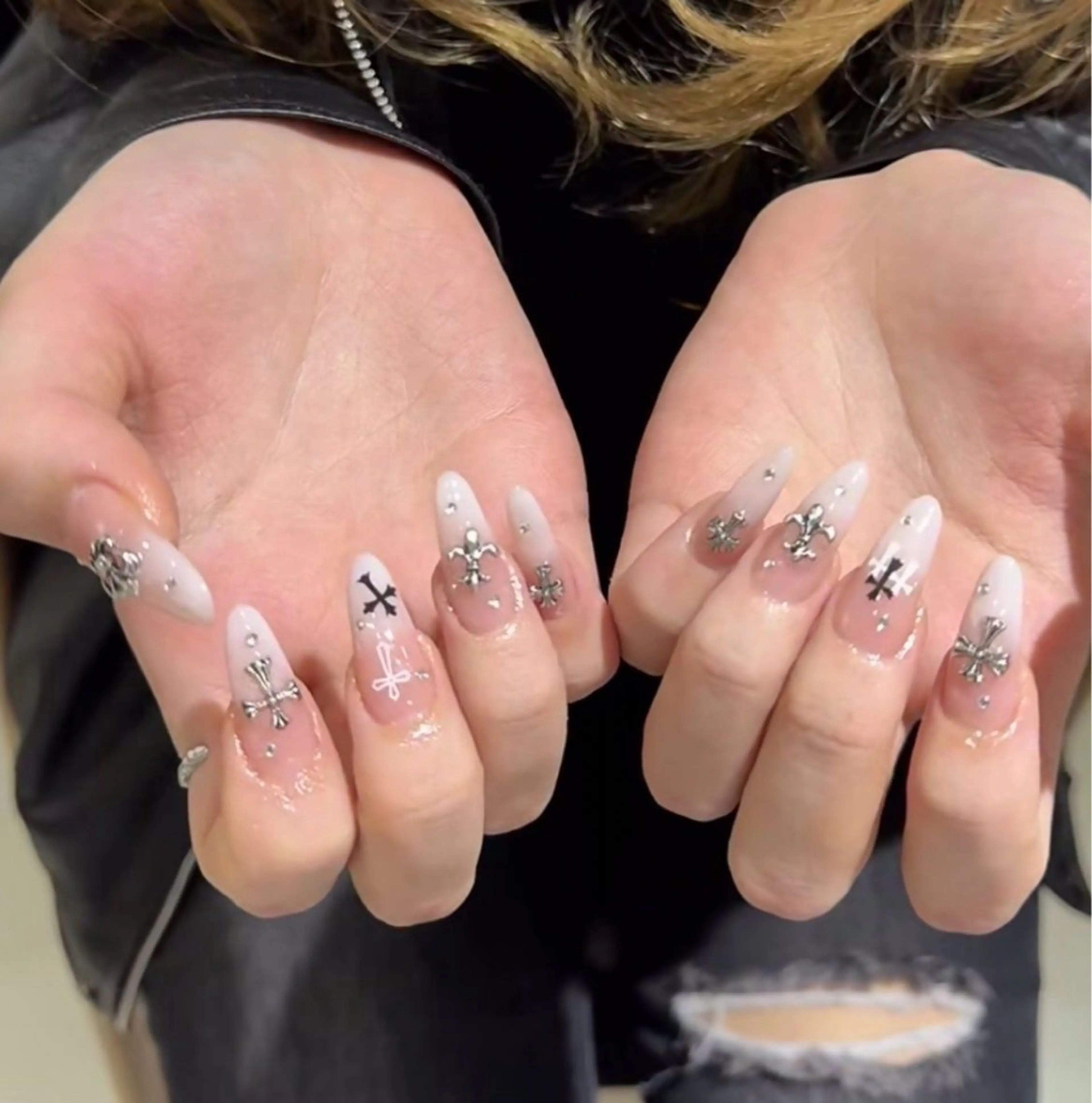 カラー グラデーションカラー ハンドネイル AIN Nailのネイルデザイン