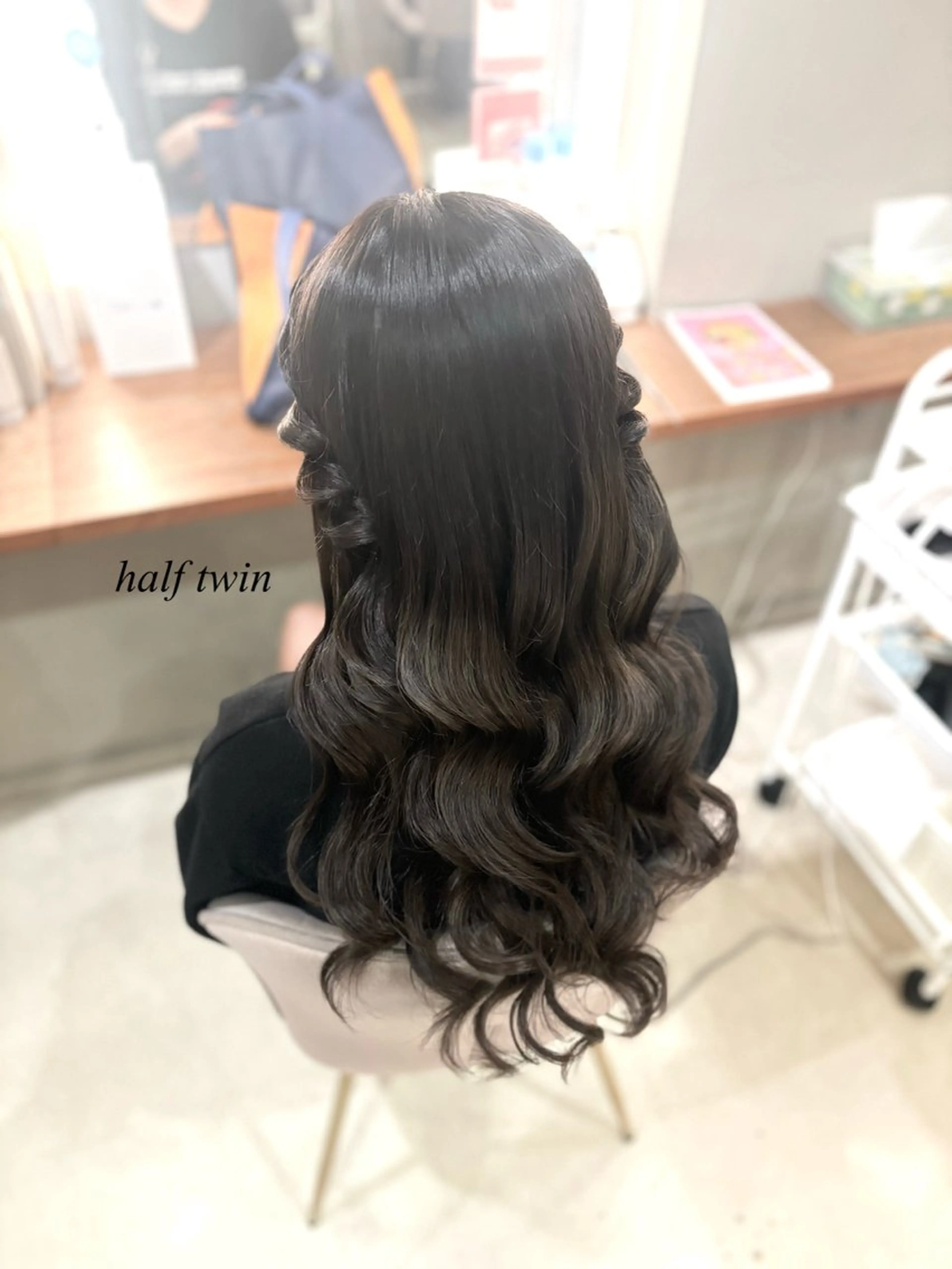 ロング ヘアアレンジ ハーフアップ 中山 璃星のヘアスタイル