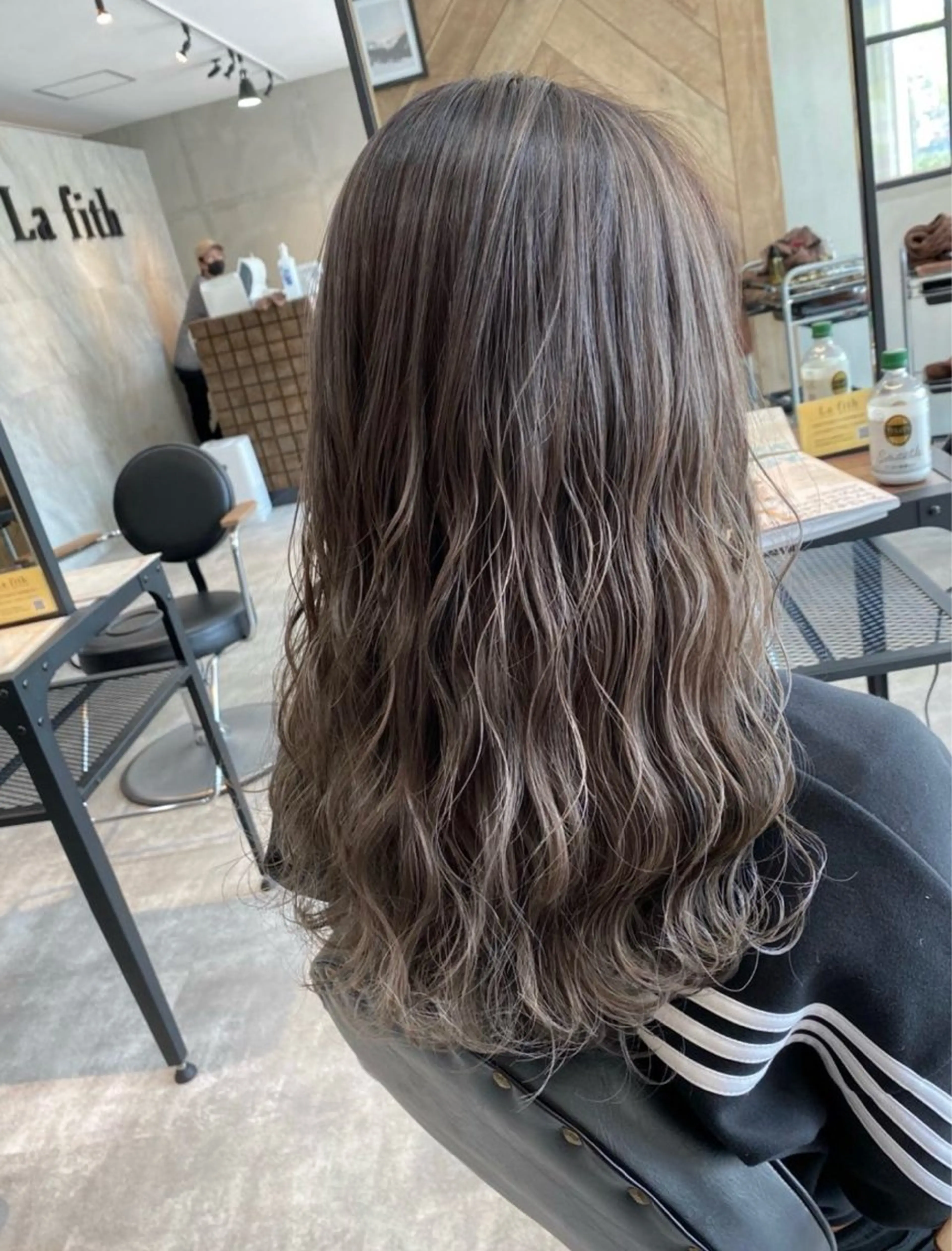 ロング カラー Lafithhair lov. 福山駅家店のヘアスタイル