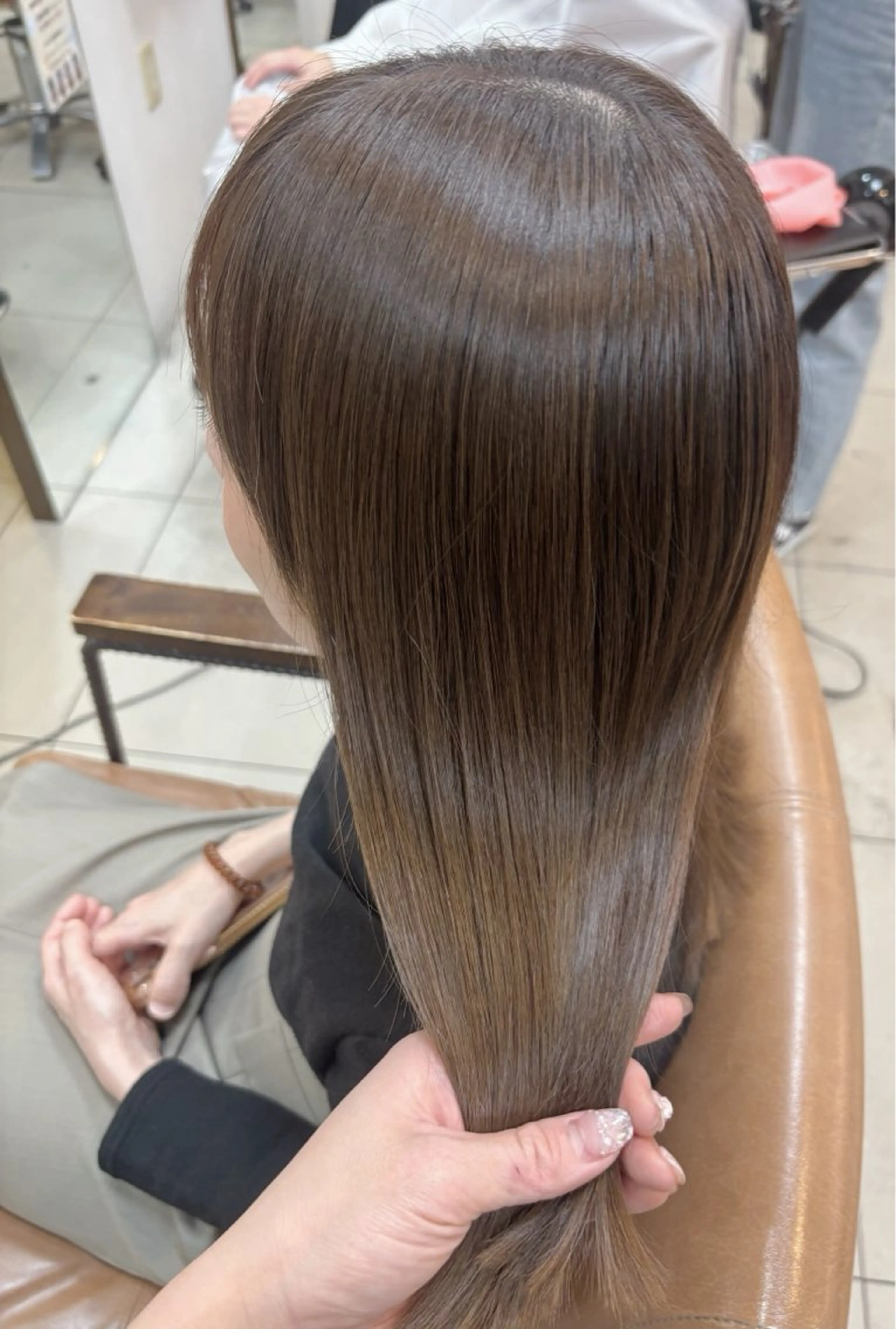 ミディアム カラー ミディアムレイヤー アッシュ ベージュカラー レイヤーカット カット ヘアカラー トリートメント 頭皮×髪質改善 透明感カラー💎中村のヘアスタイル