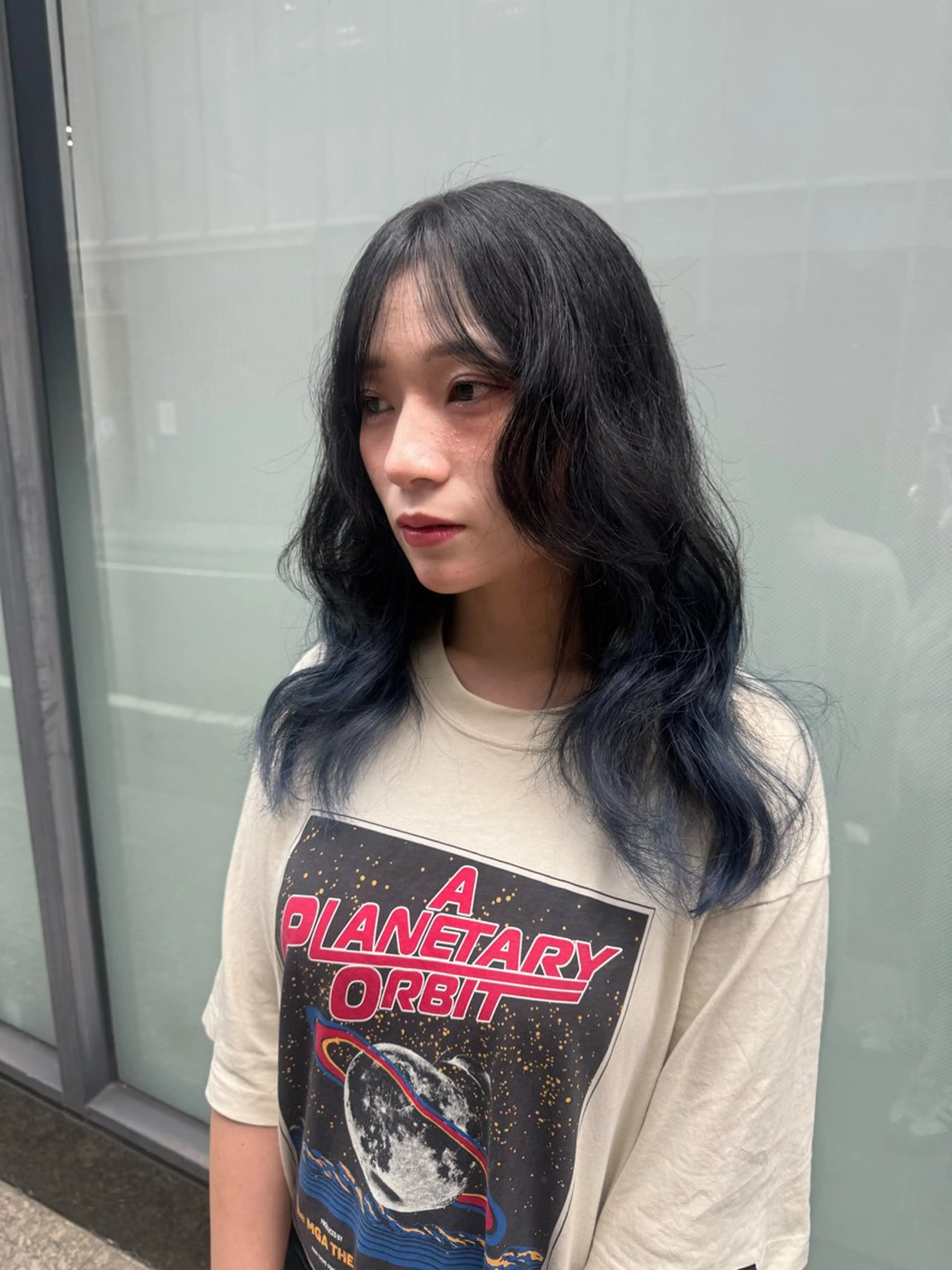 セミロング カラー ブルーカラー インナーカラー ヘアカラー トリートメント Momoka🪷 /ハイトーンのヘアスタイル