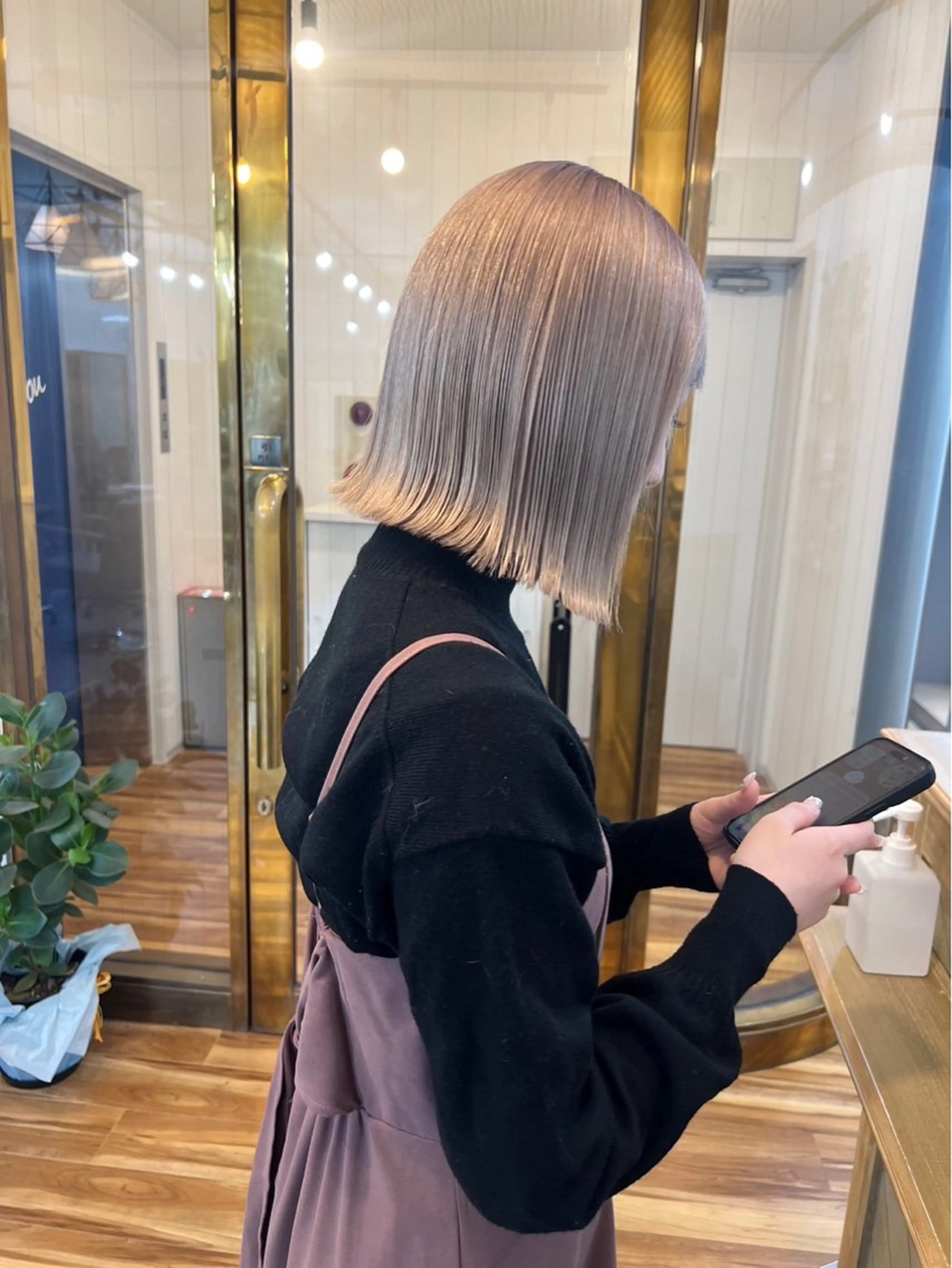 カラー yuu /N° 大分中央町店のヘアスタイル