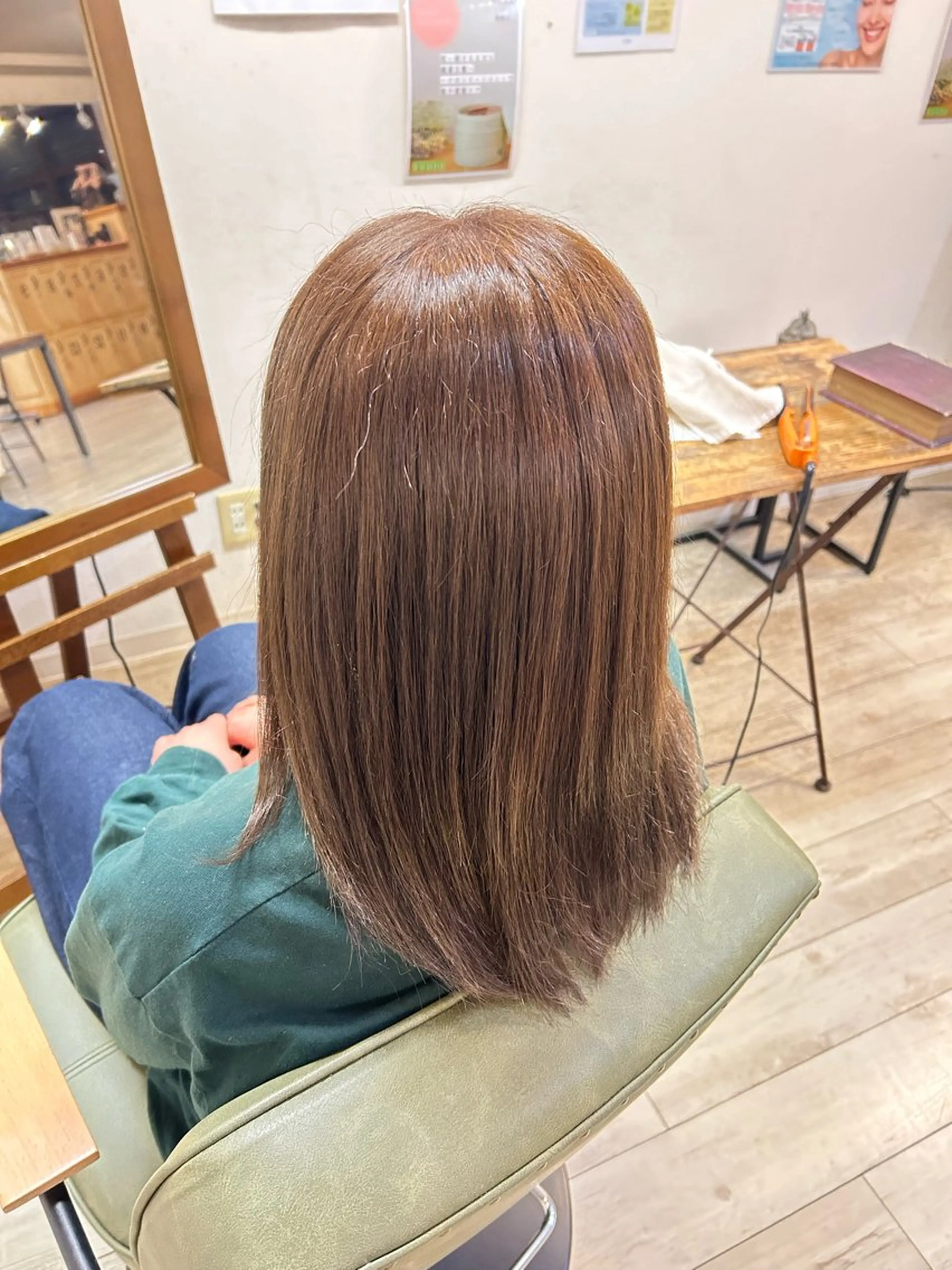 セミロング カラー reche 上之園 桃花のヘアスタイル