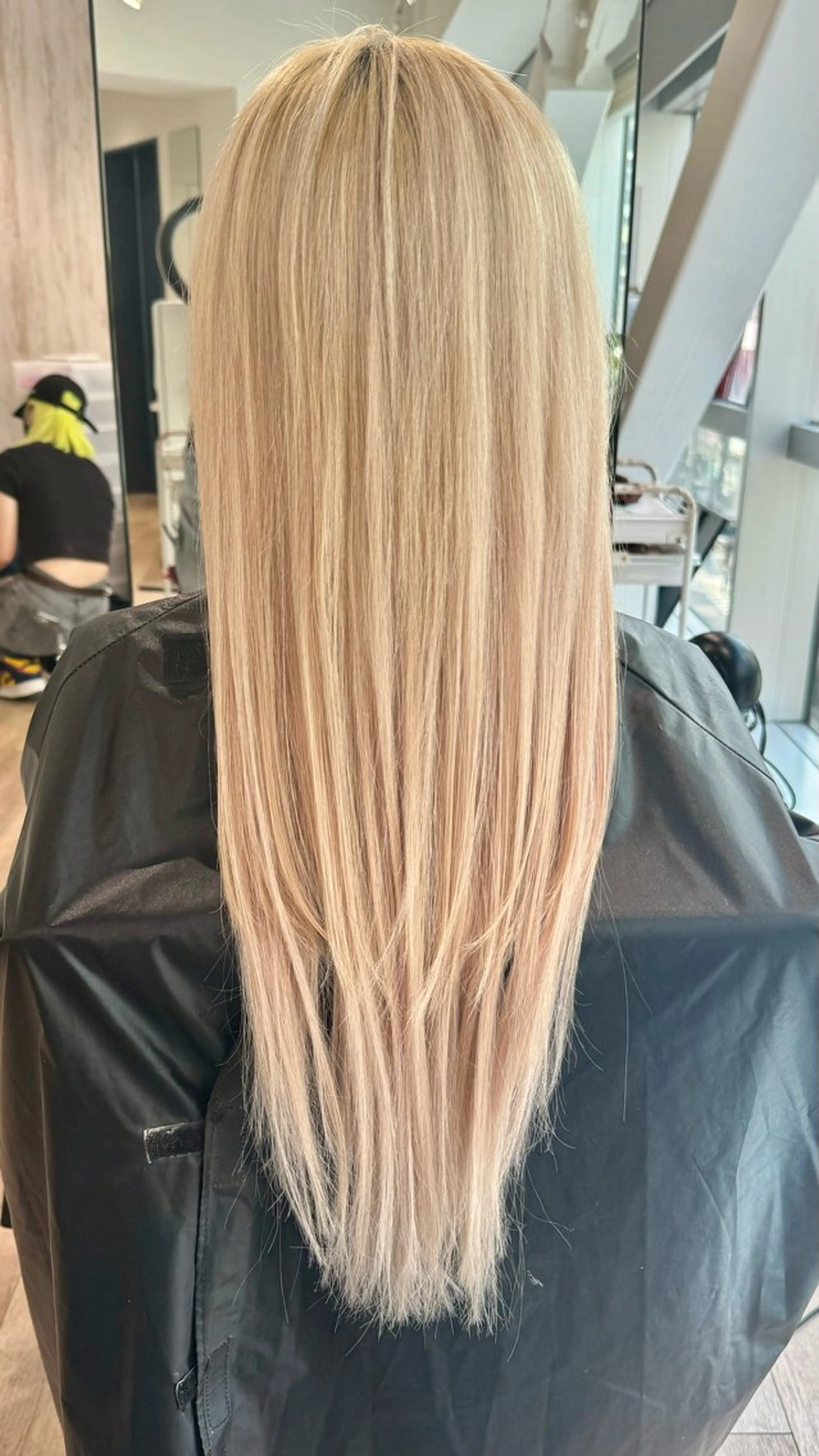 セミロング カラー 立川/レイヤー/ 髪質改善/ 西川翔真のヘアスタイル