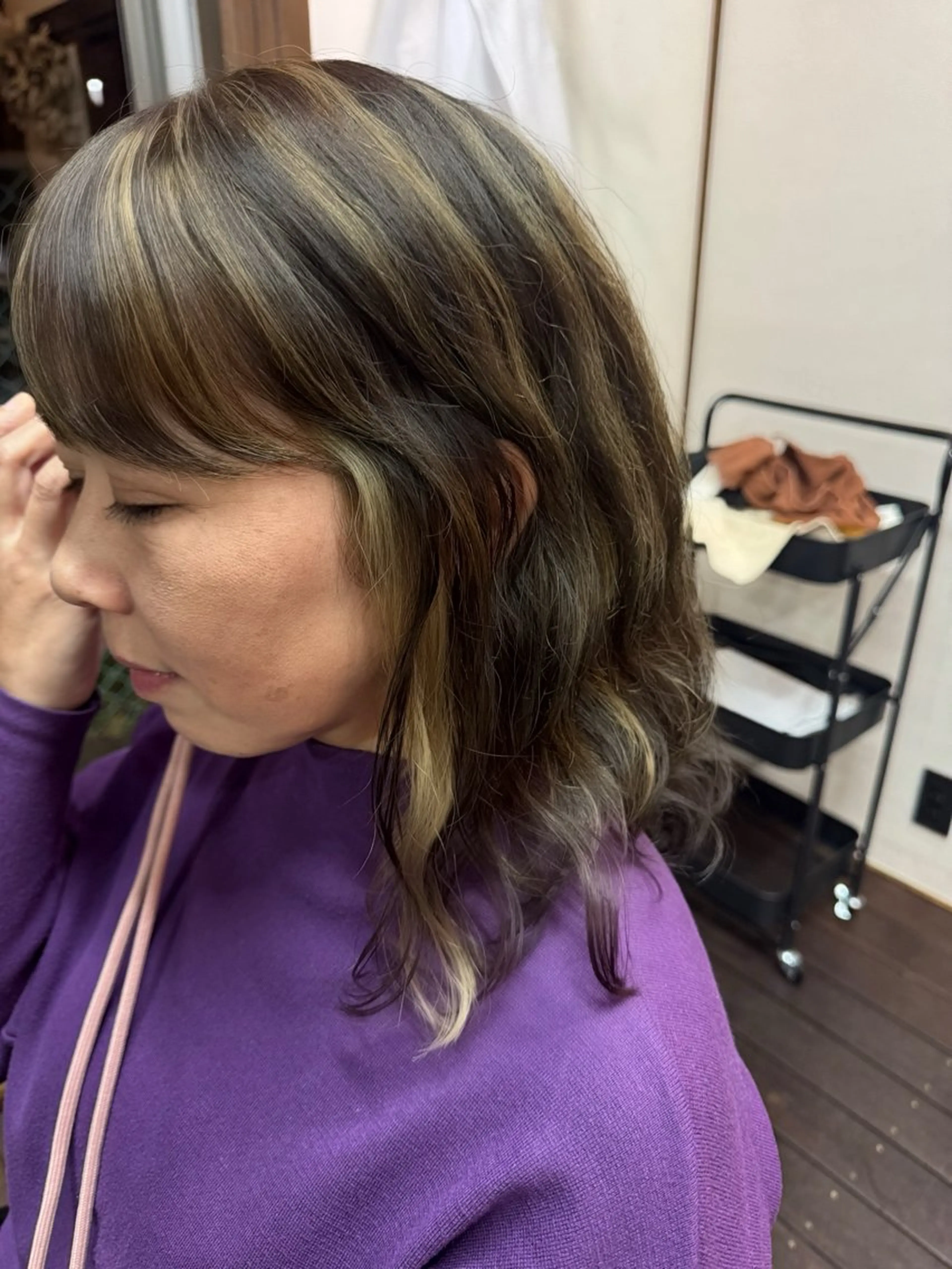 ミディアム ハイライト カット ヘアカラー PLUS縁所属・ヘアメイク10年から 美容師💄Anriのヘアスタイル