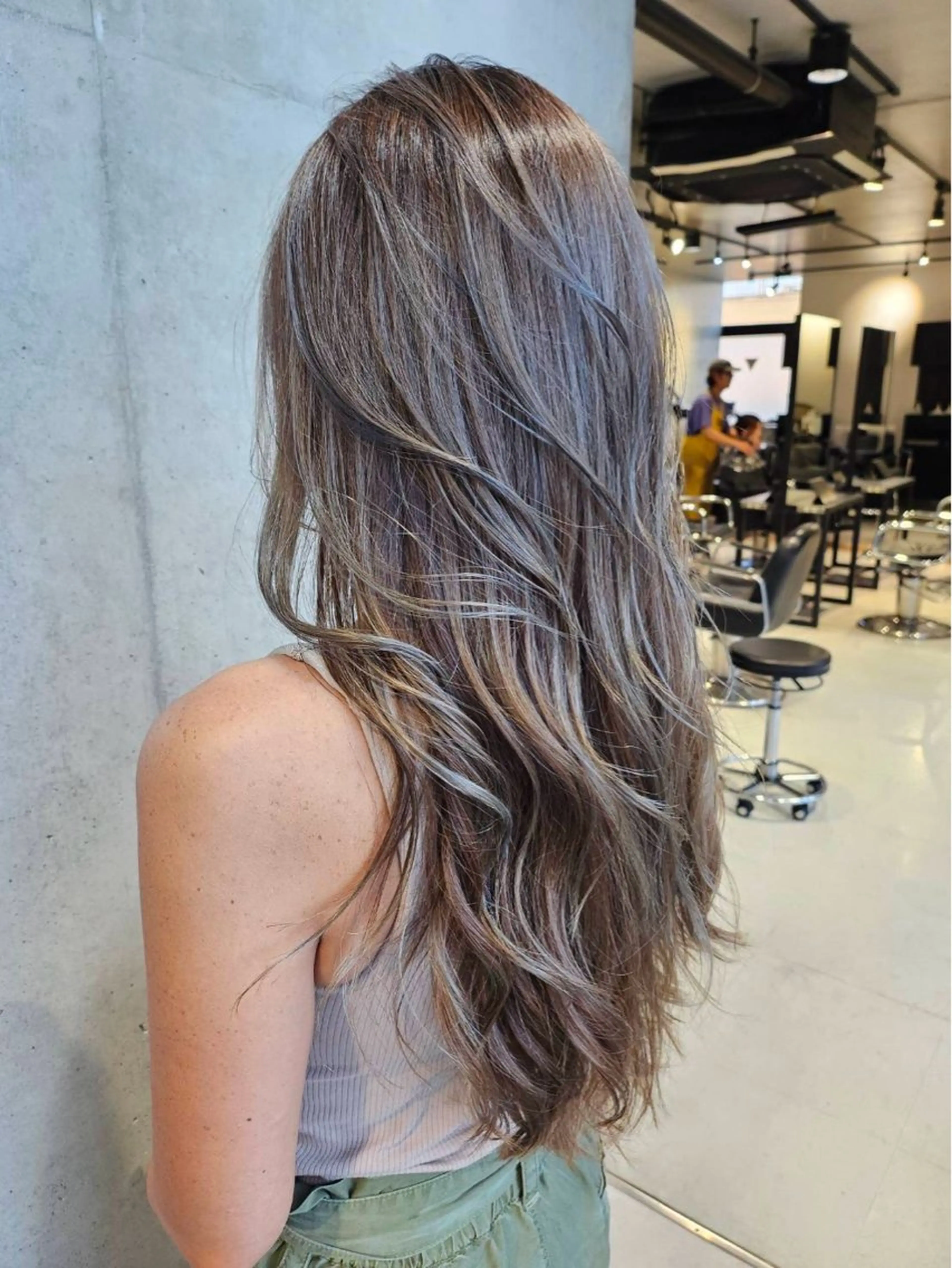 セミロング カラー カット ヘアカラー トリートメント 【銀座】艶髪/上品な カラー特化/涼/駅近のヘアスタイル