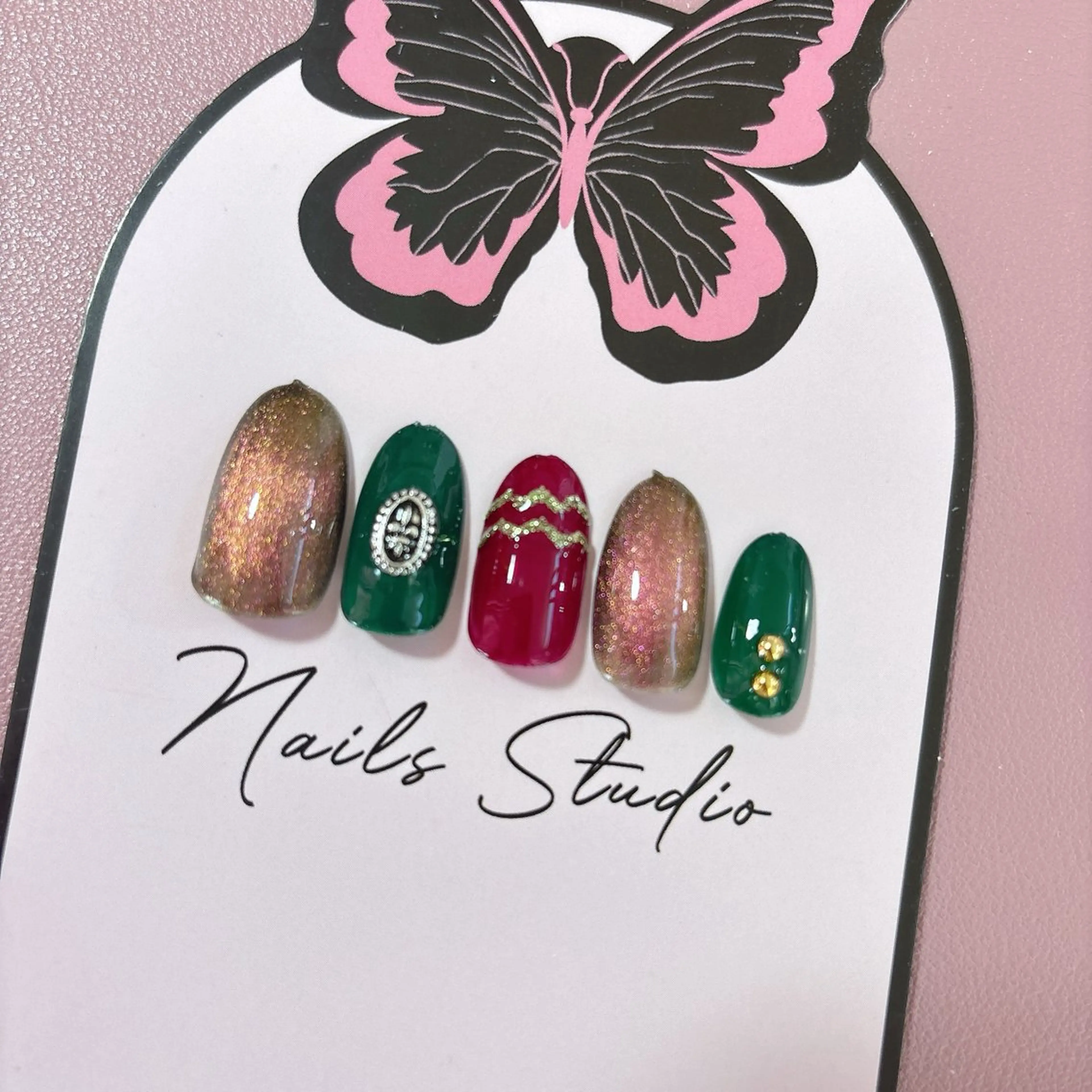 ネイル MignonReve所属・MignonReve 🎀Sayaのネイルデザイン