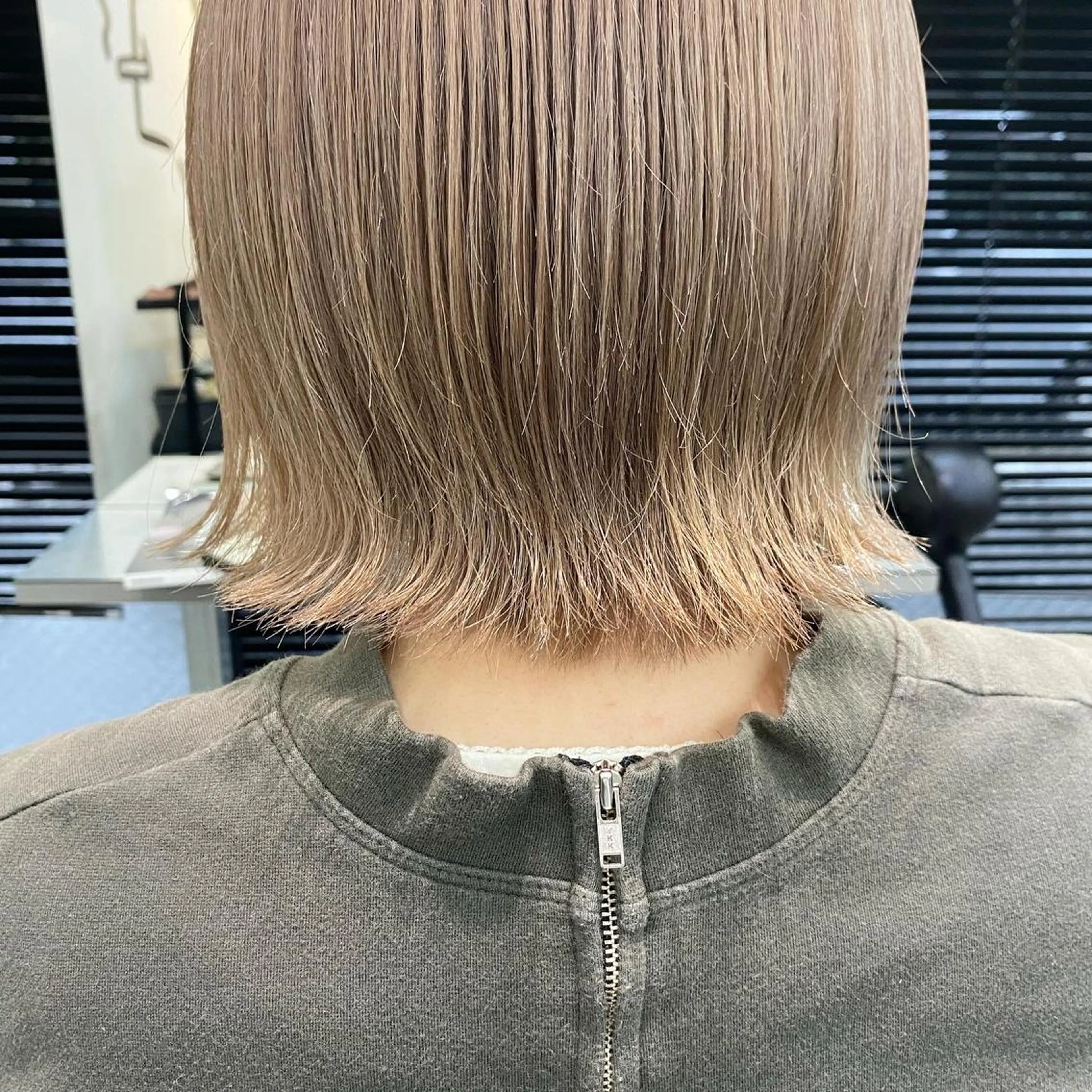 ショート カラー ☘️ブリーチ/ハイト ーン/レイヤー/のヘアスタイル