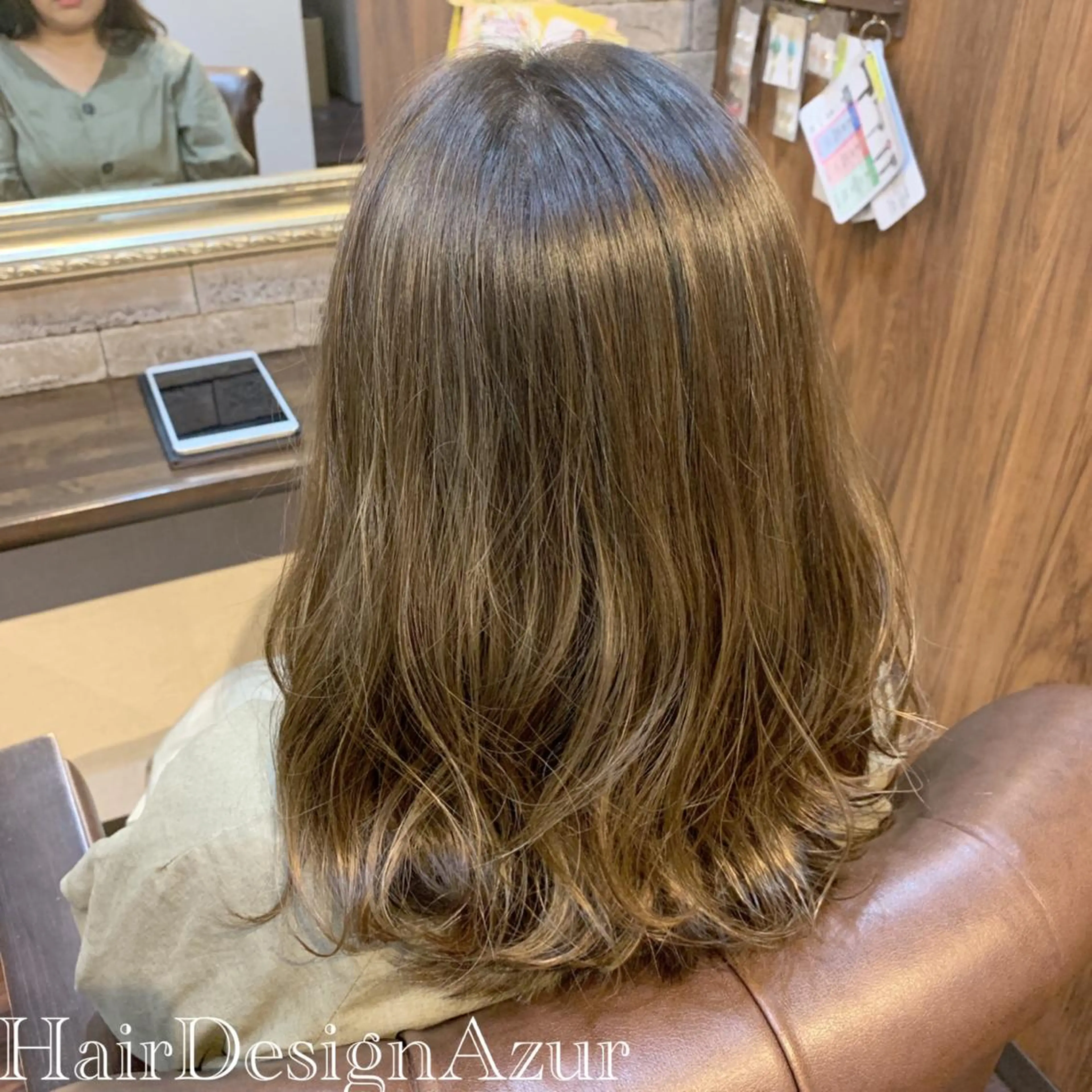 ミディアム カラー HairDesign Azurのヘアスタイル