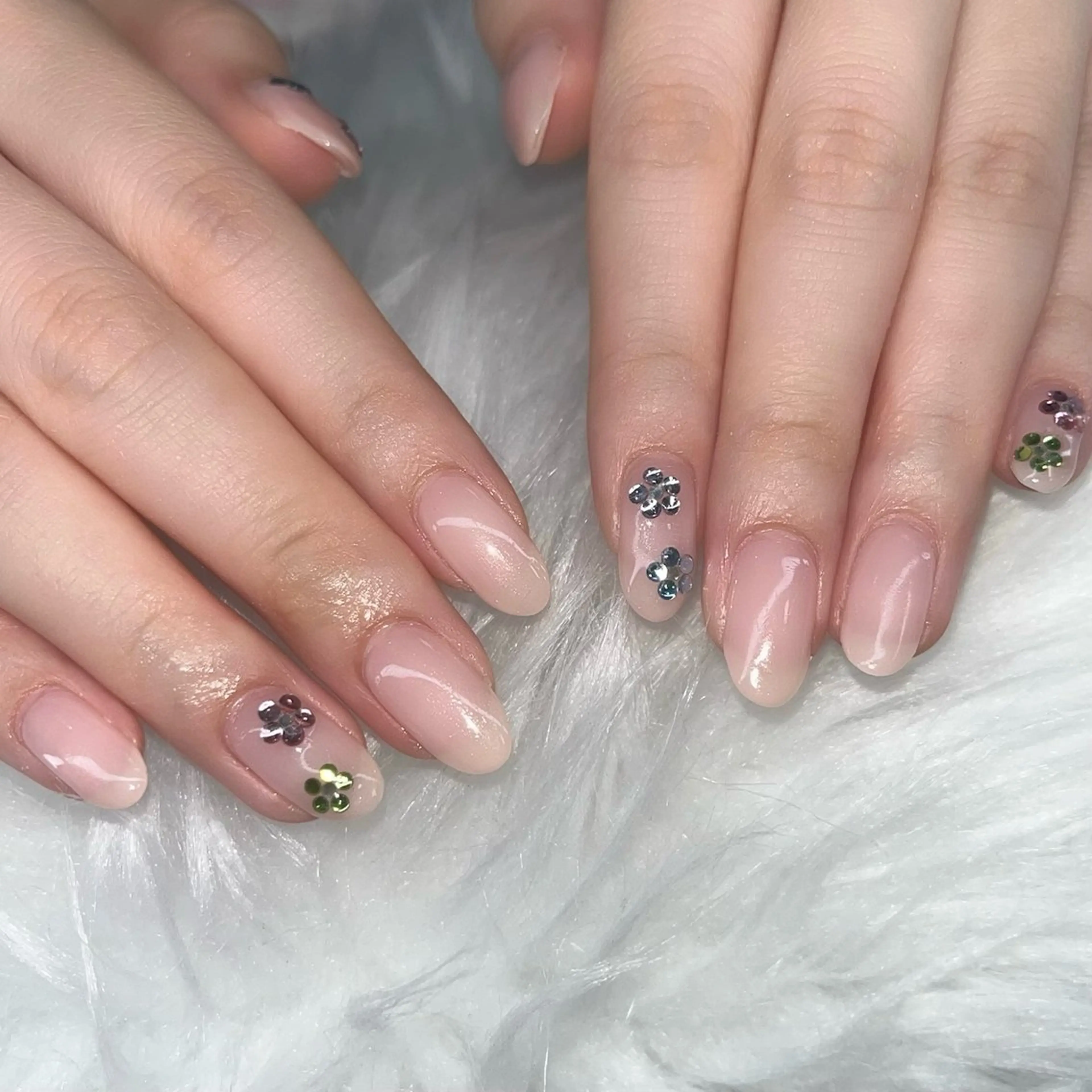 ネイル ハンドネイル VIERU YURIのネイルデザイン